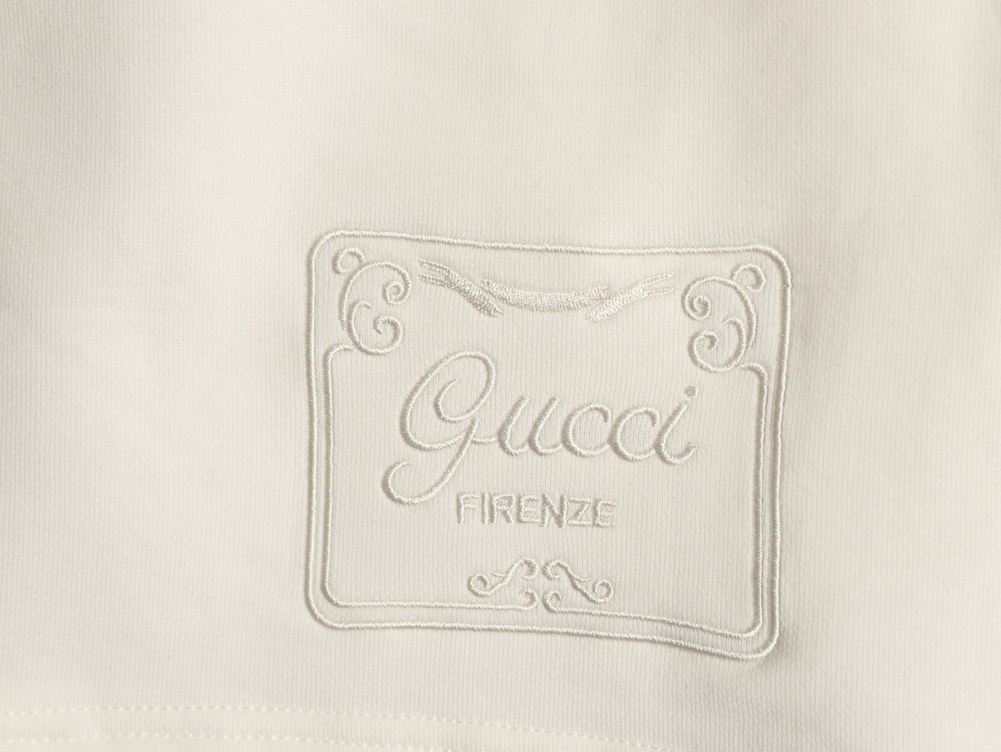 G*u*i shorts