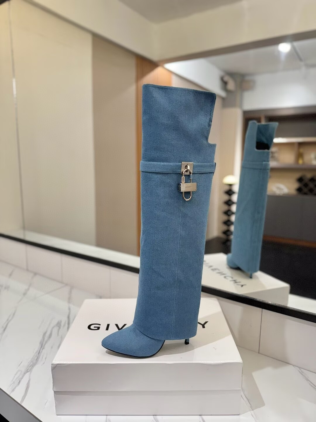 ua G1uenchy shark lock boots(production about 10 days)