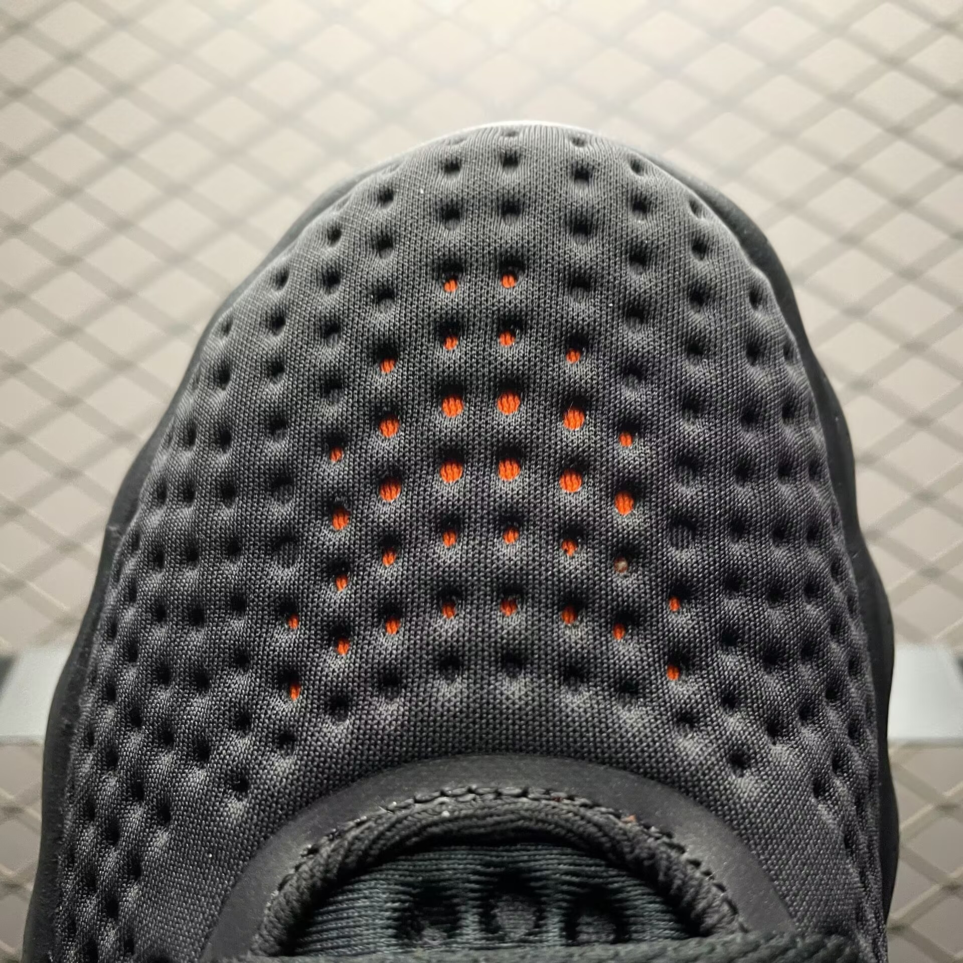 UA Nike Mind 002