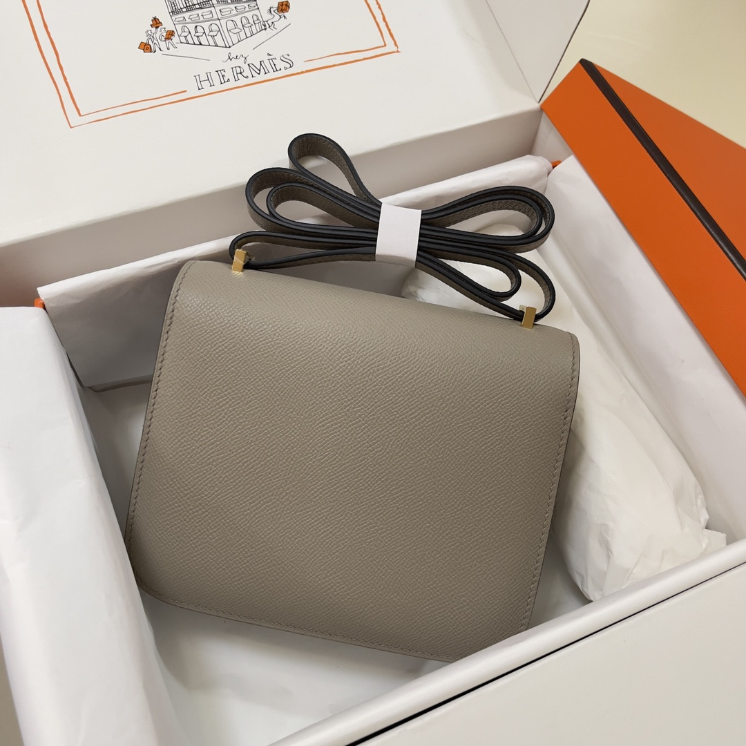 Hermès Constance 19 Epsom Gold Hardware 7.25" x 6.25" x 2.25"