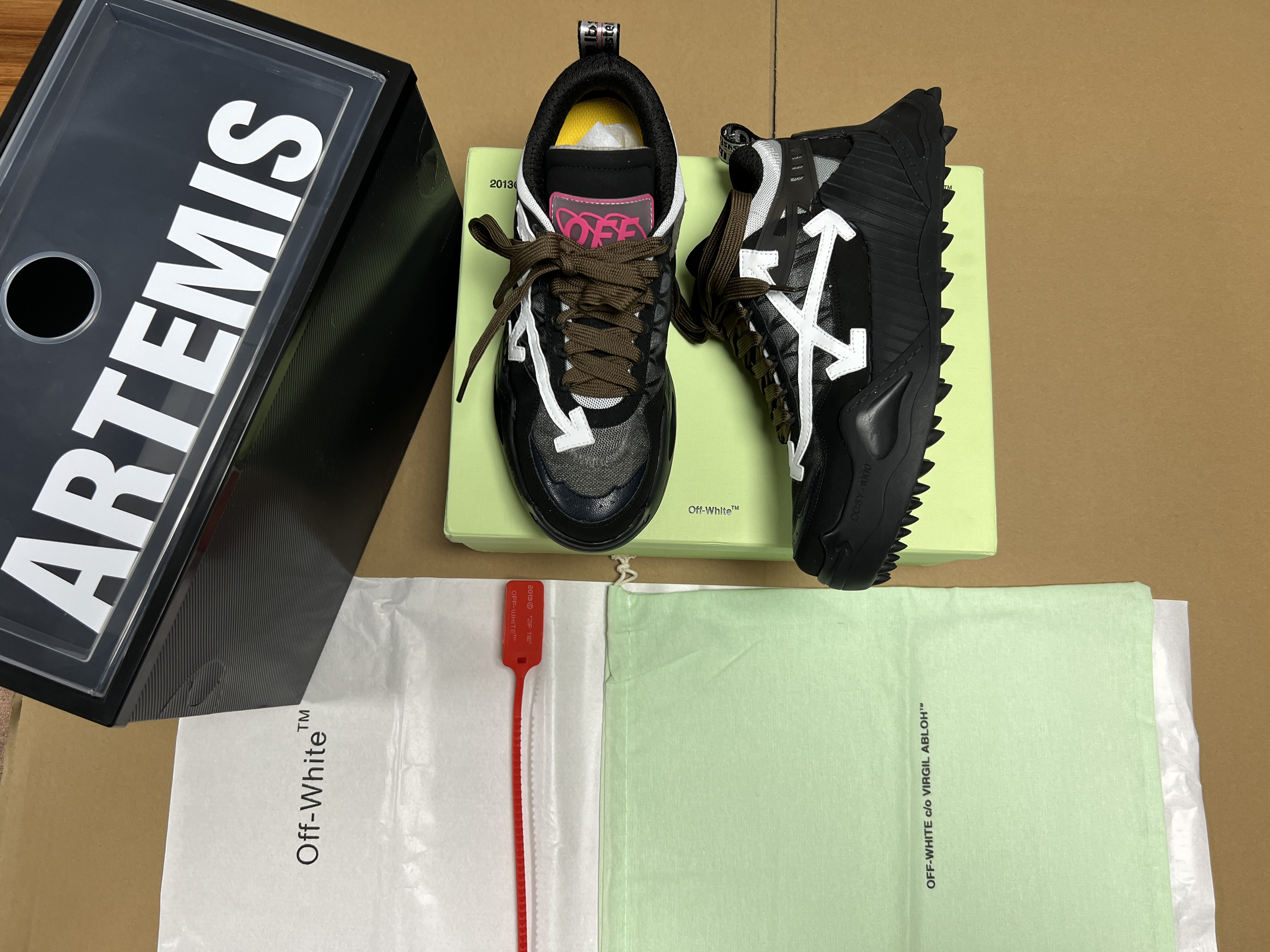 Off-White Odsy-1000 Black