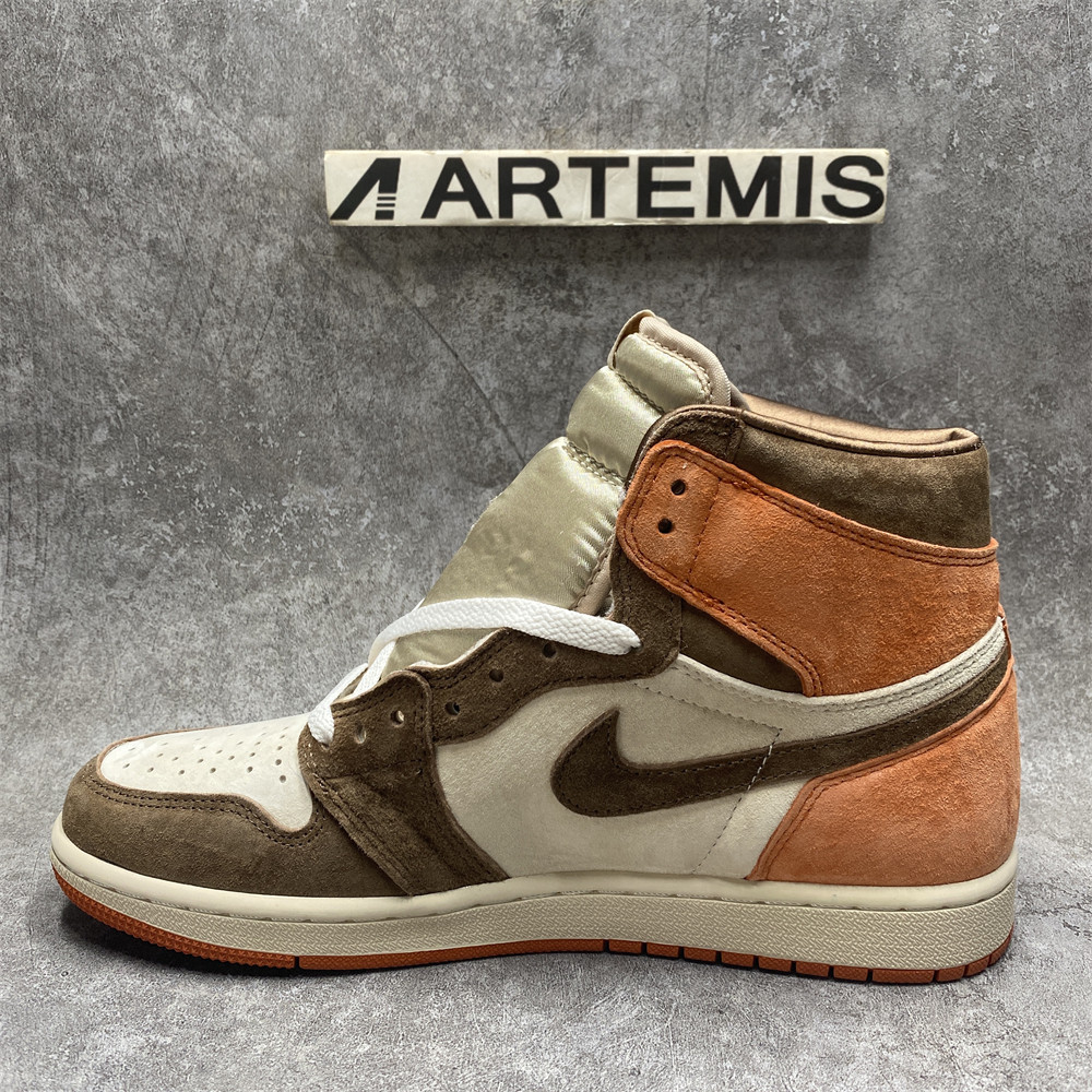 WMNS AIR JORDAN 1 RETRO HIGH OG