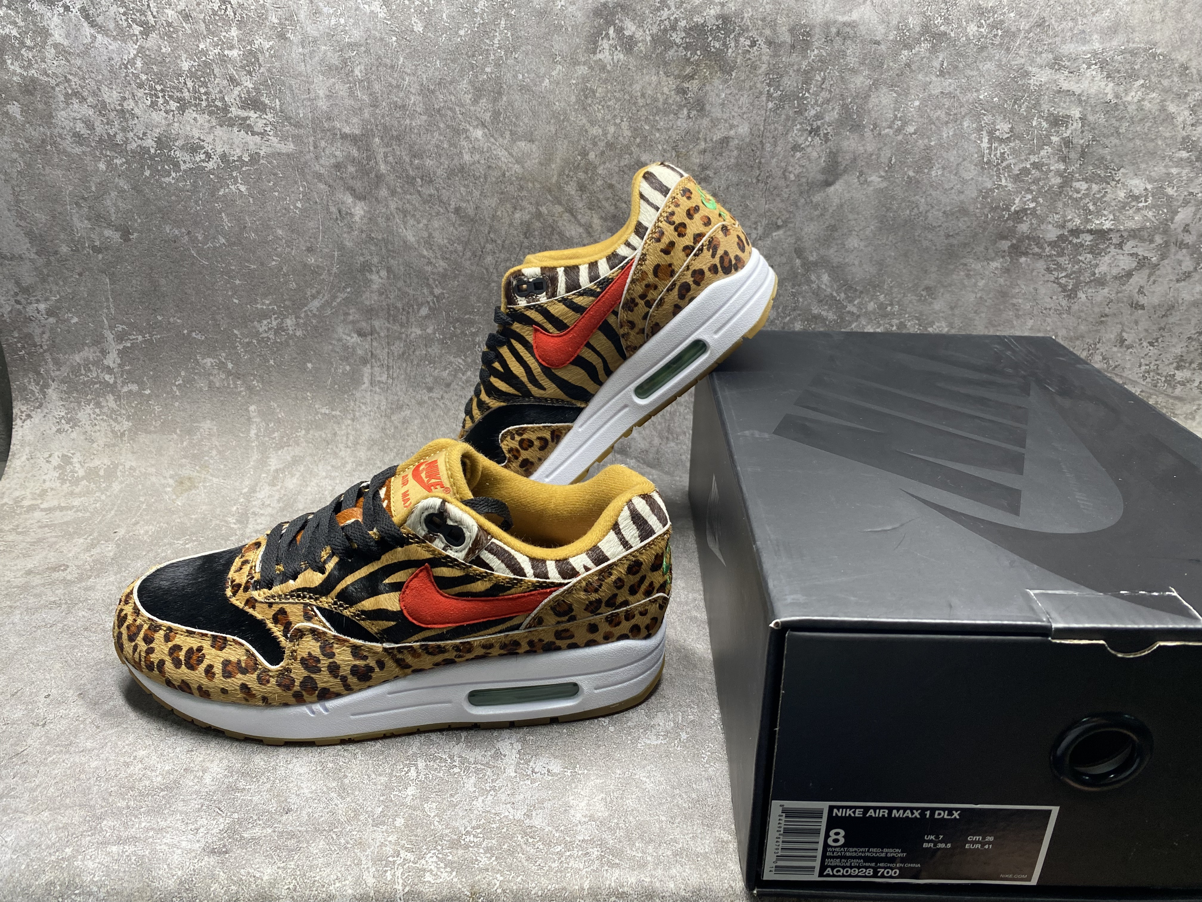 UA Nike Air Max 1