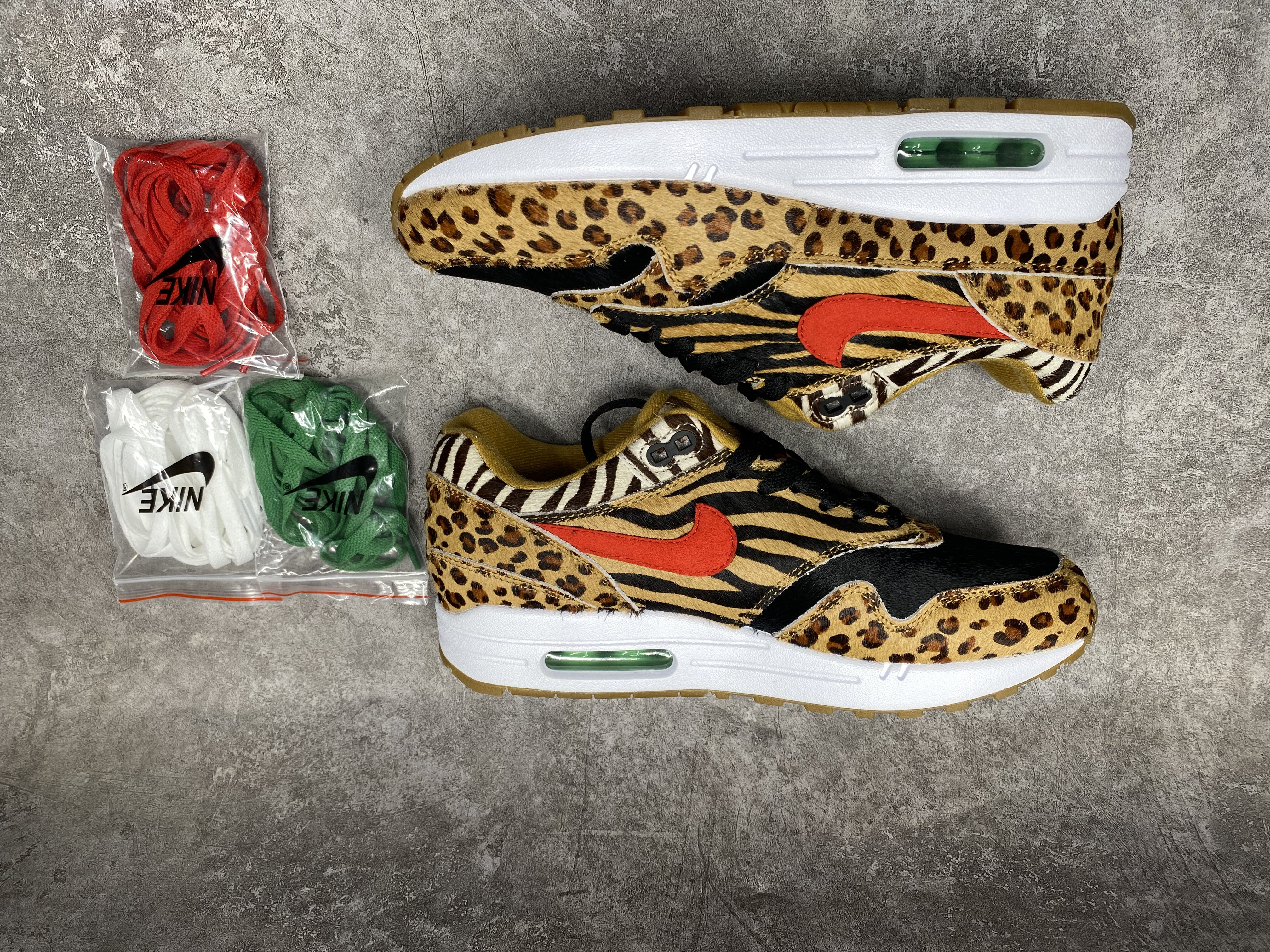 UA Nike Air Max 1