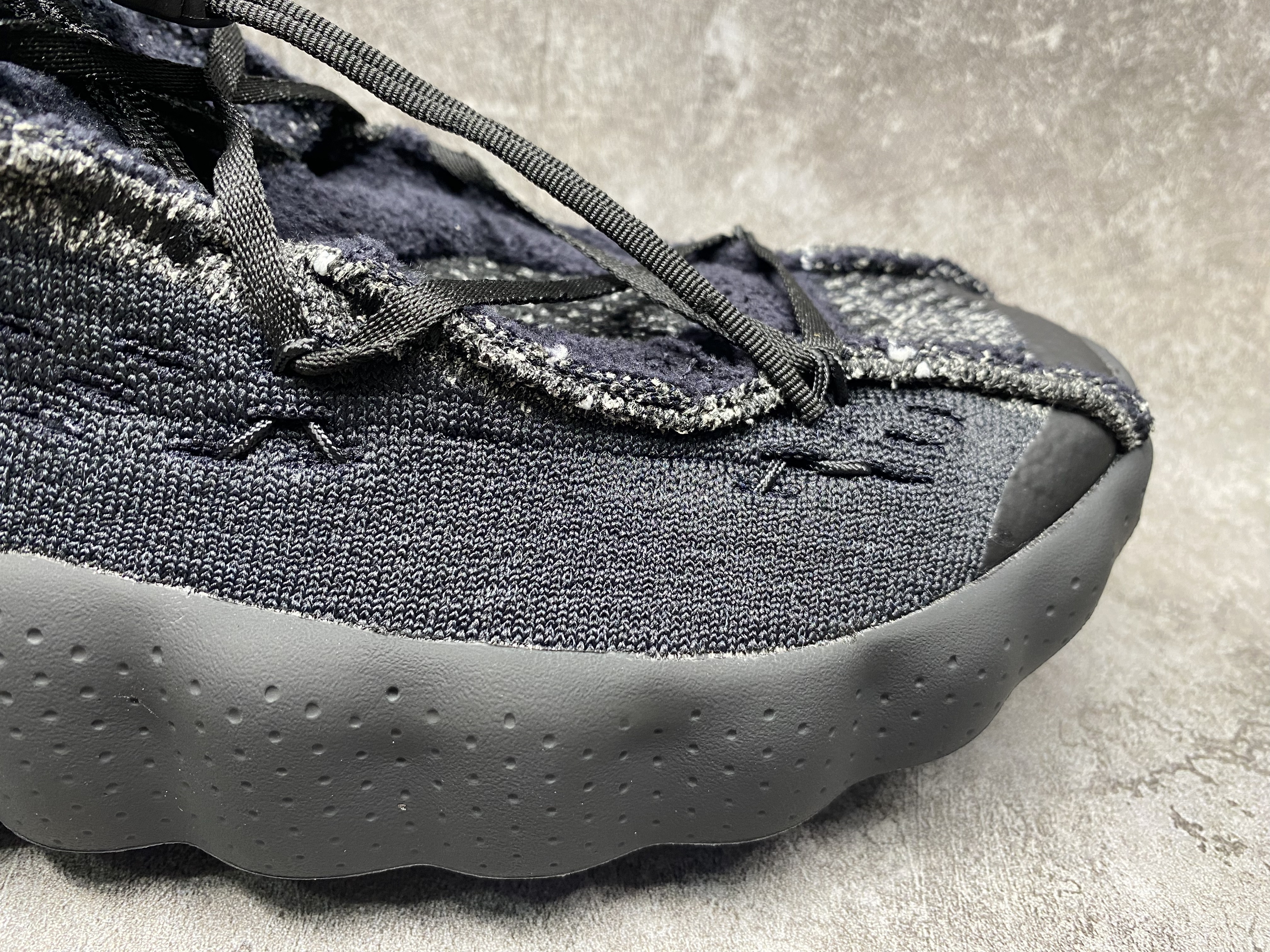 UA Nike Mind 002 Flyknit