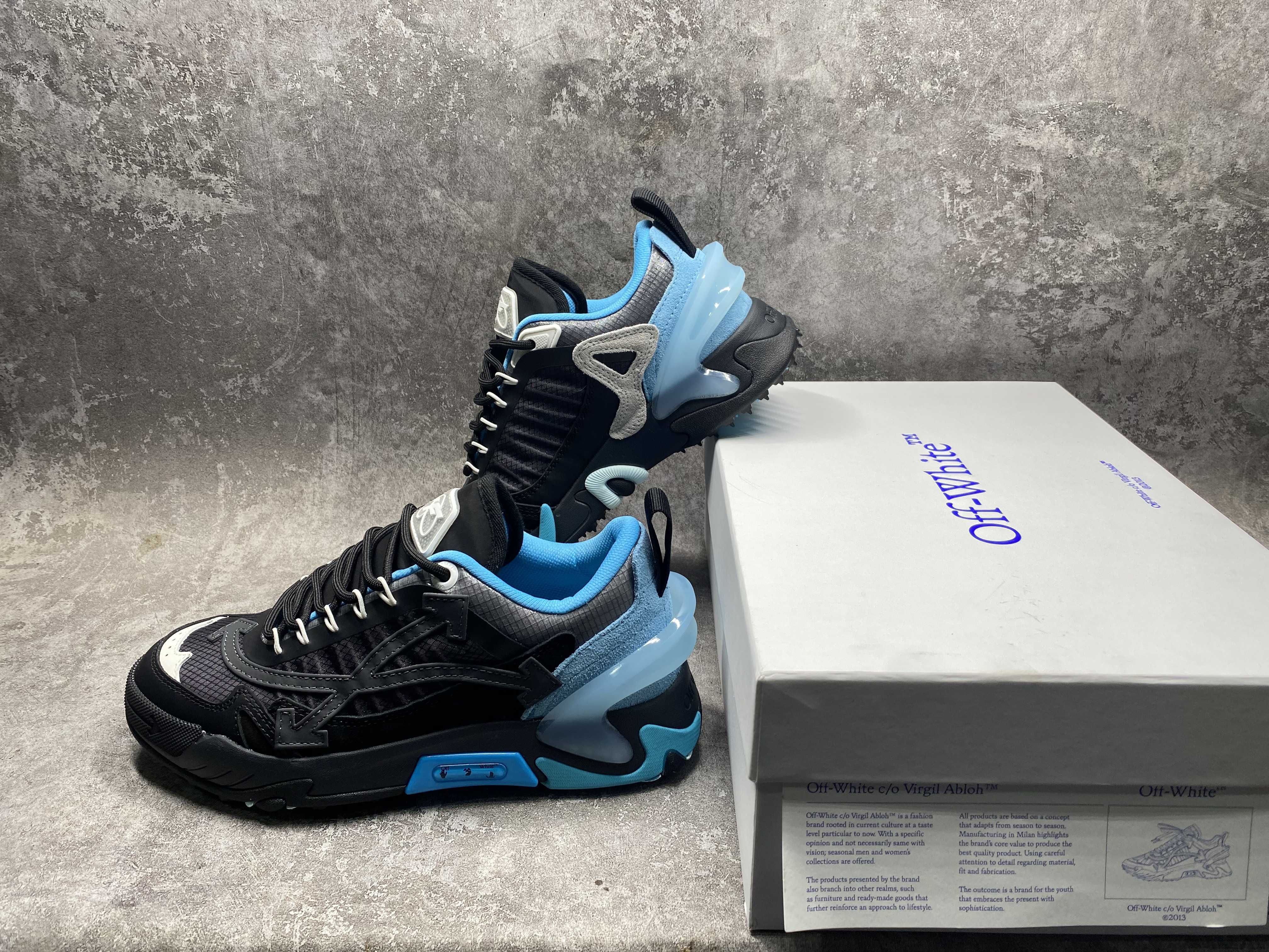 UA Off-White Odsy-2000 Sneaker