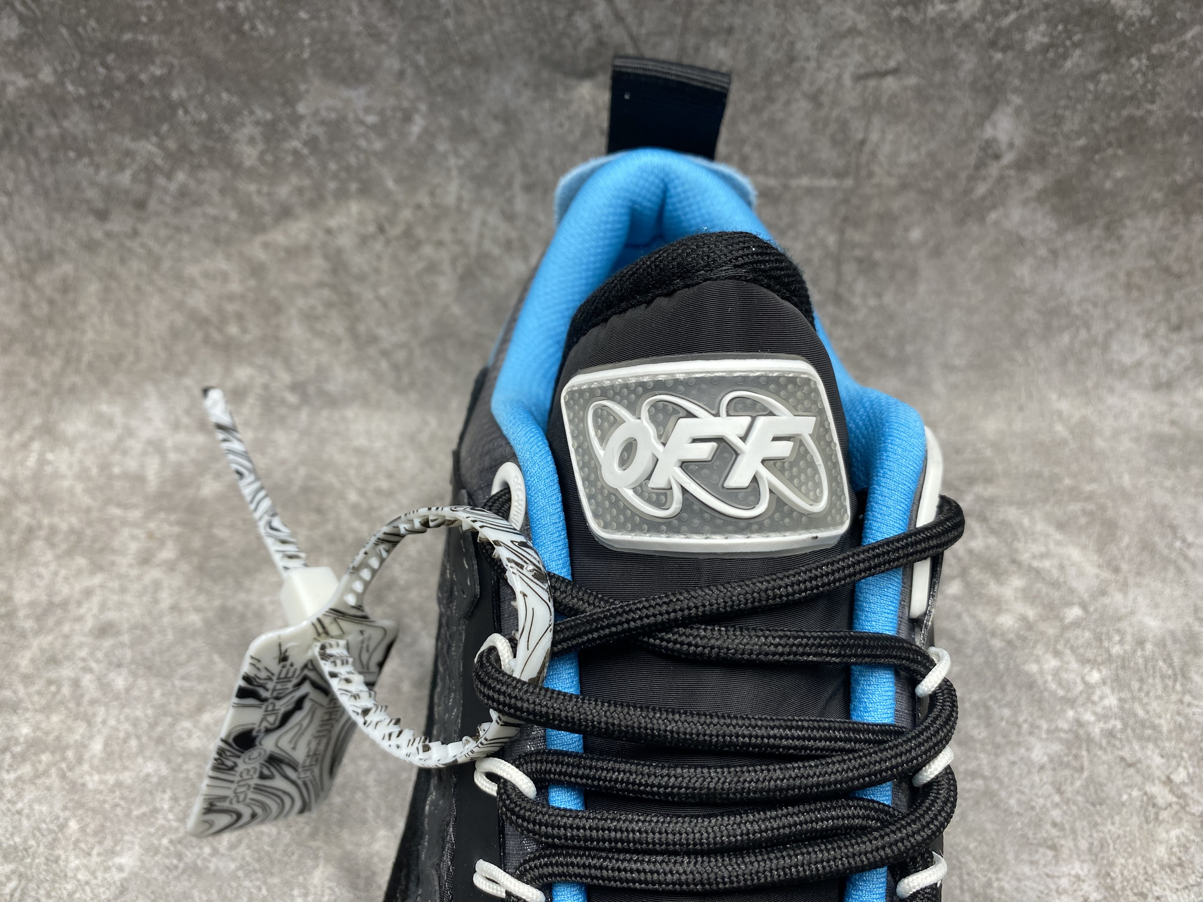 UA Off-White Odsy-2000 Sneaker