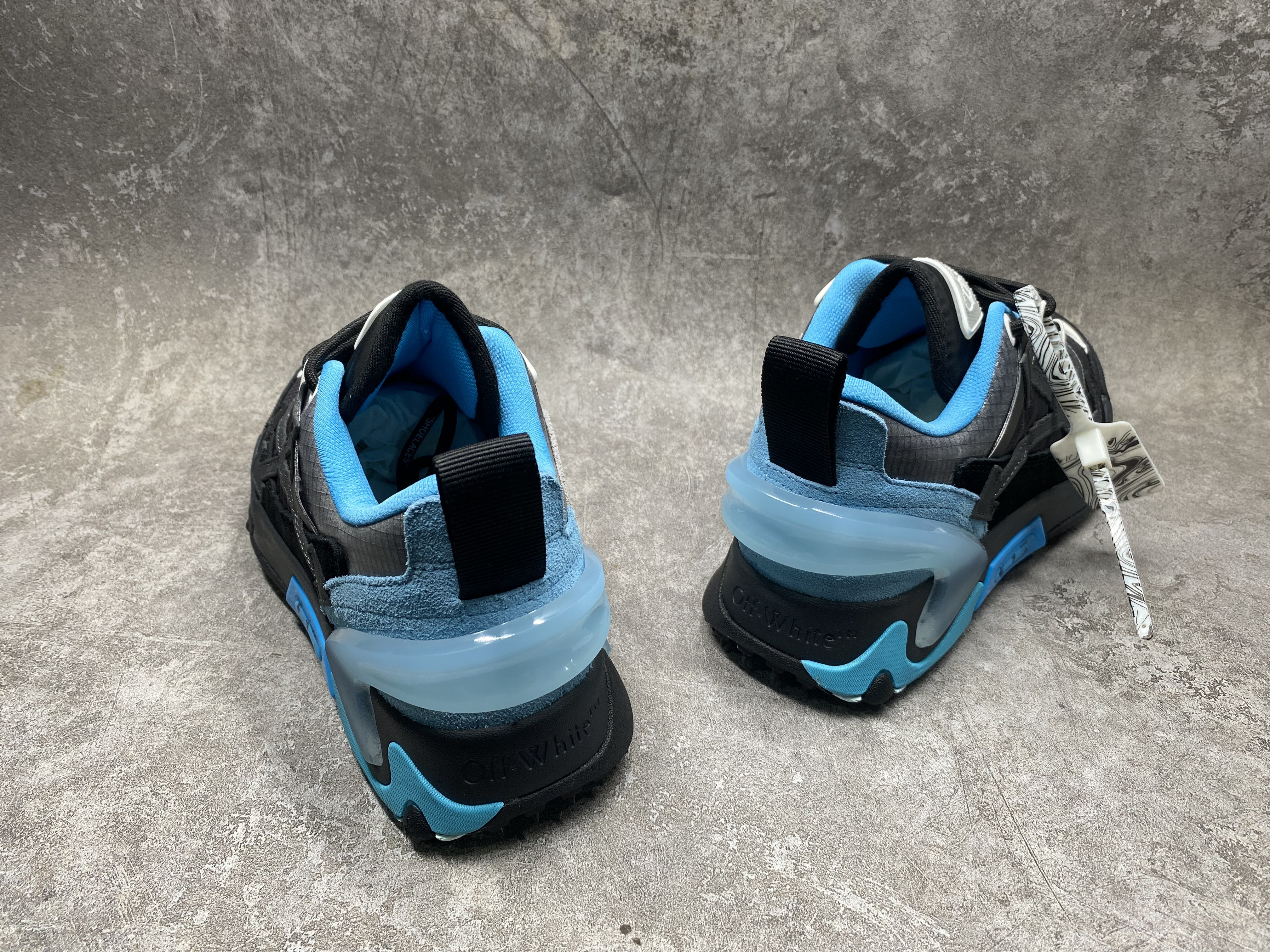UA Off-White Odsy-2000 Sneaker