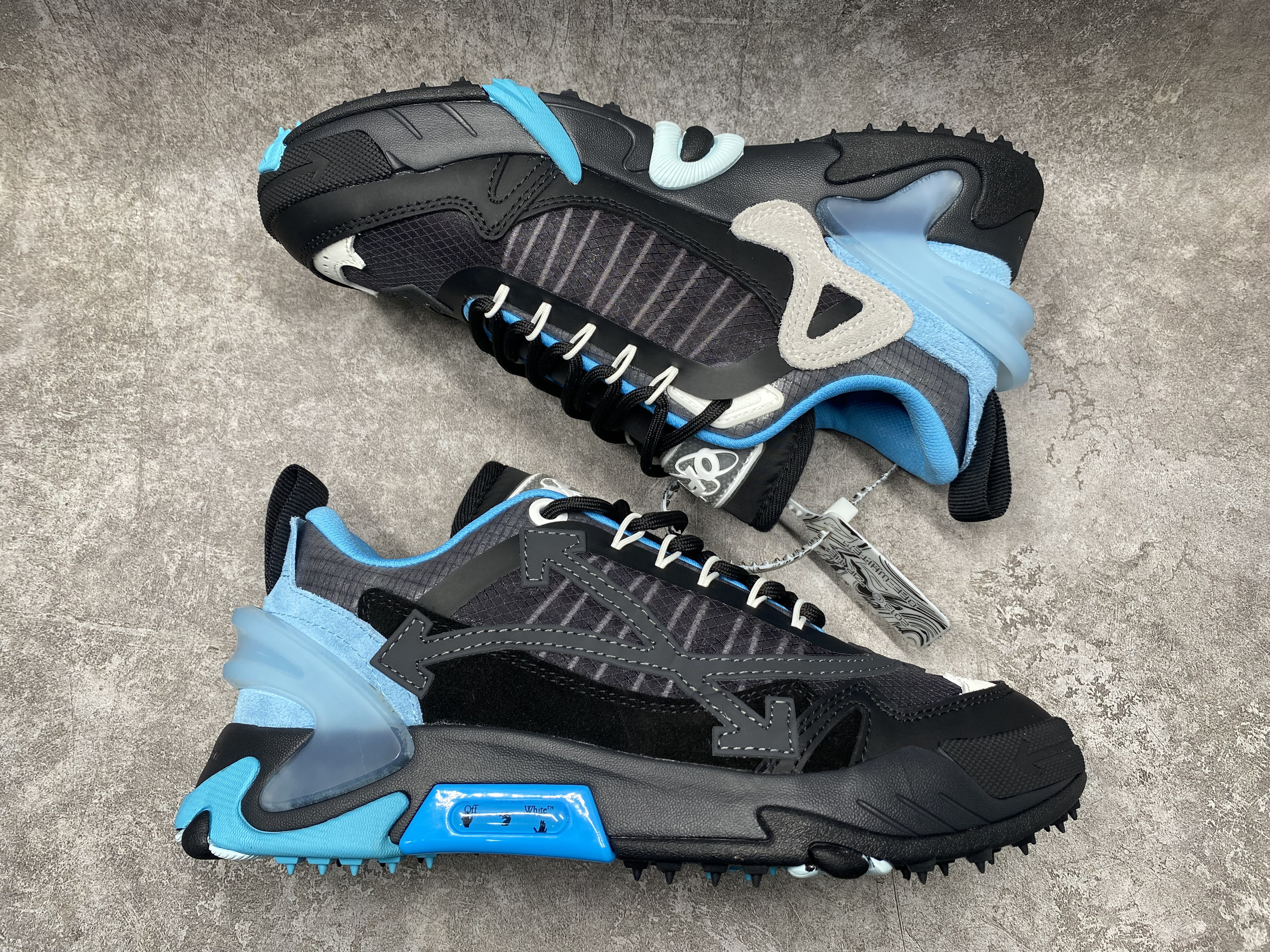 UA Off-White Odsy-2000 Sneaker