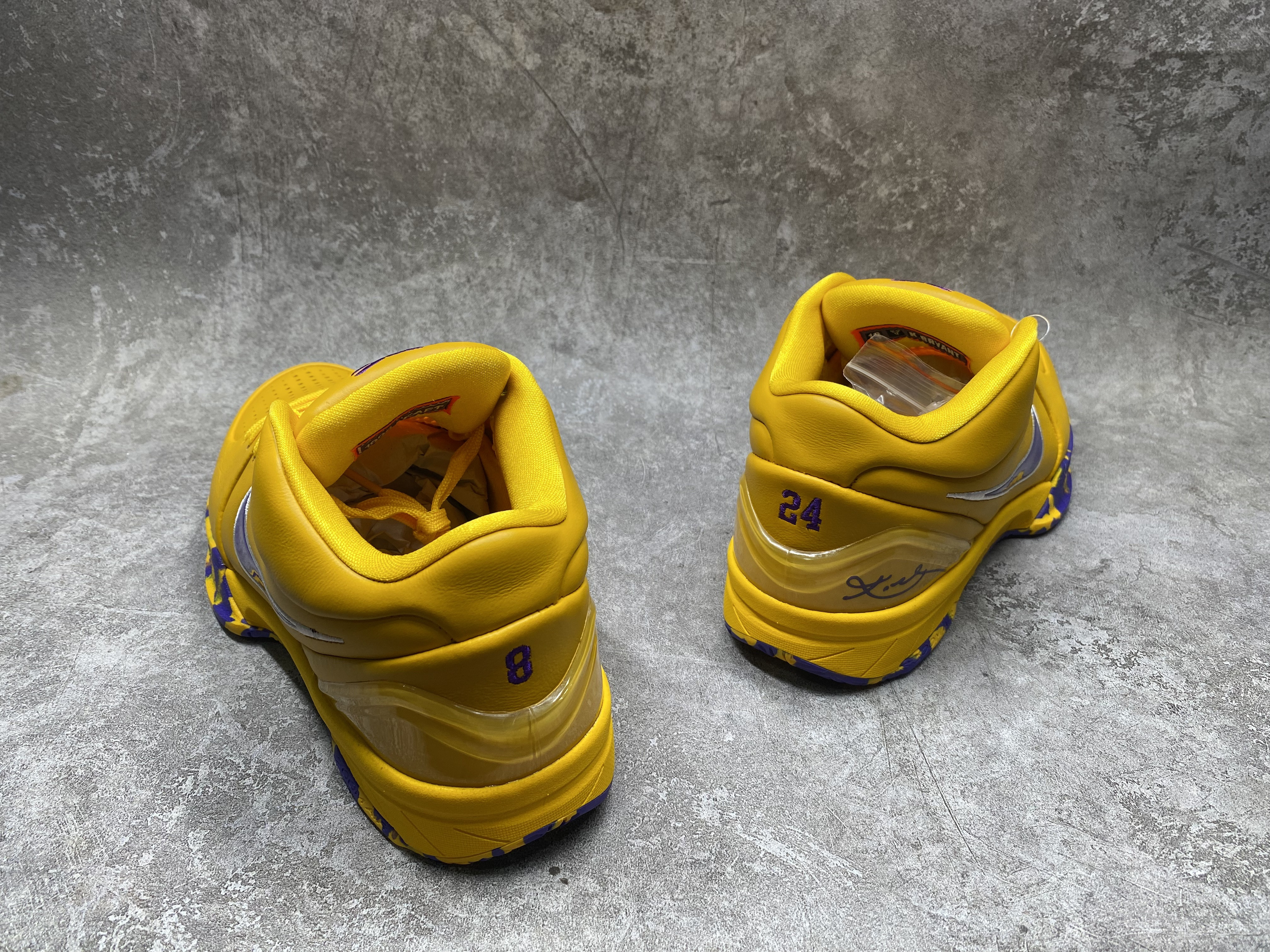UA NIKE ZOOM KOBE 4