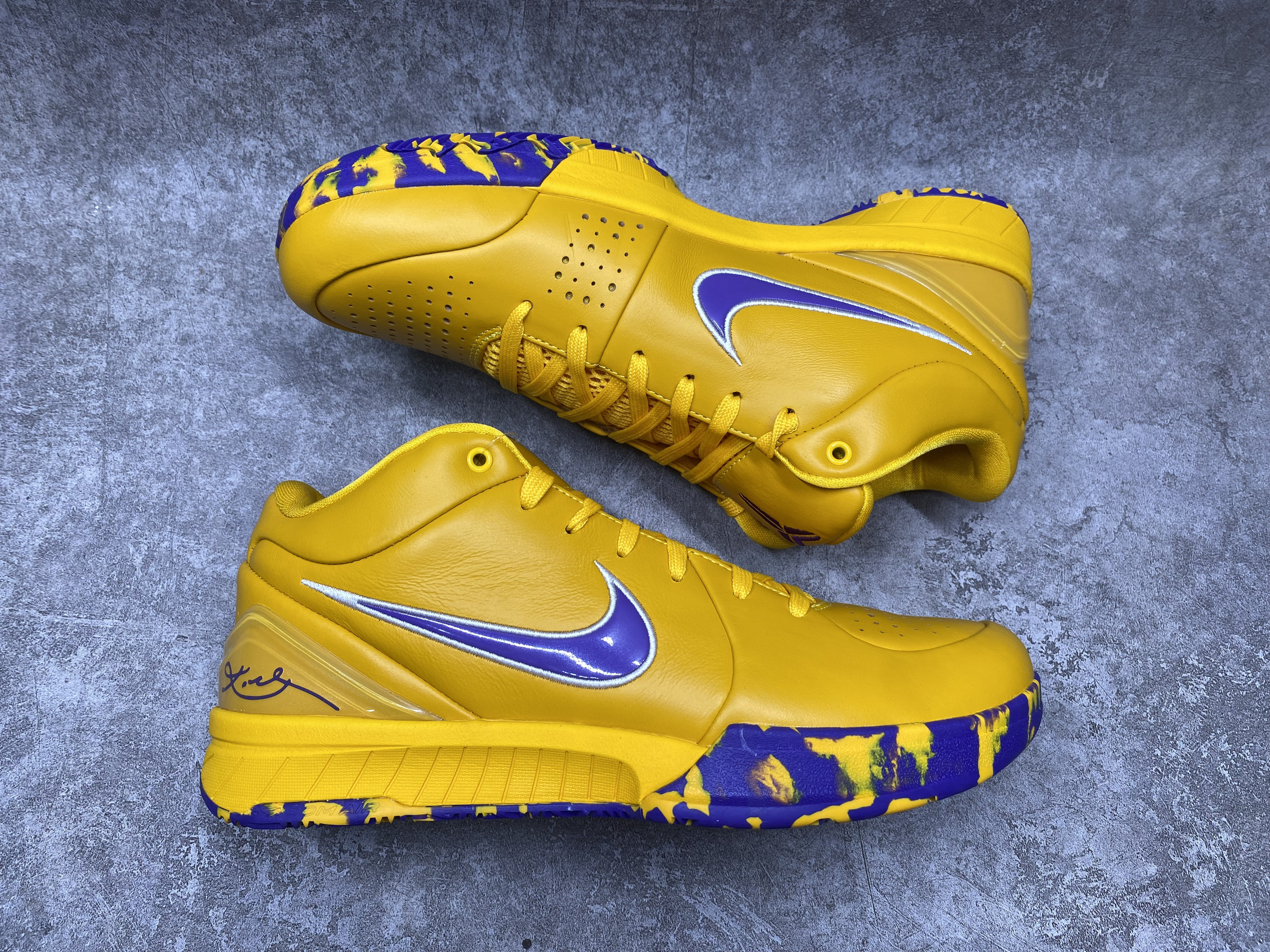 UA NIKE ZOOM KOBE 4