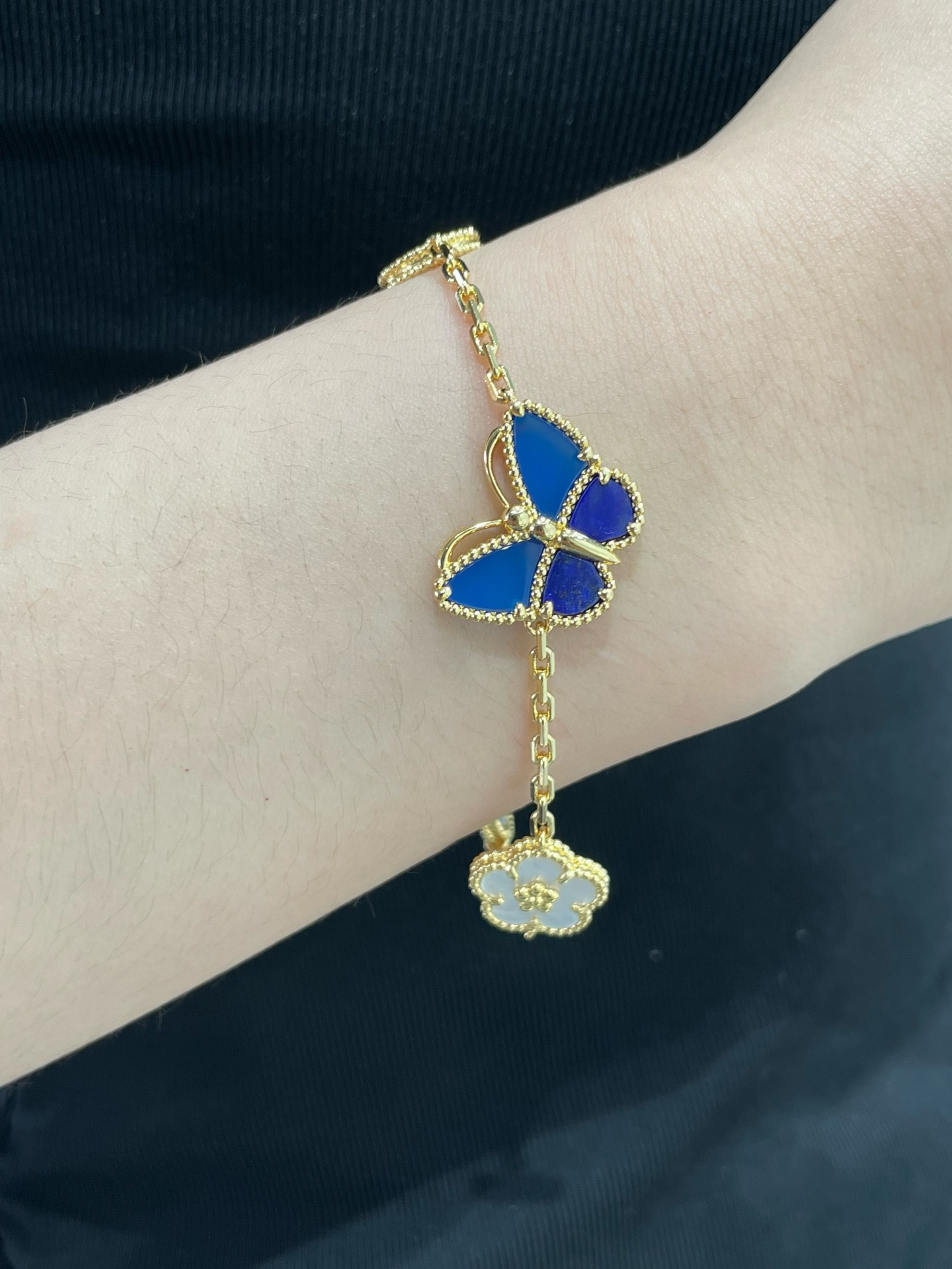 V*N CL*F & arpels bracelet