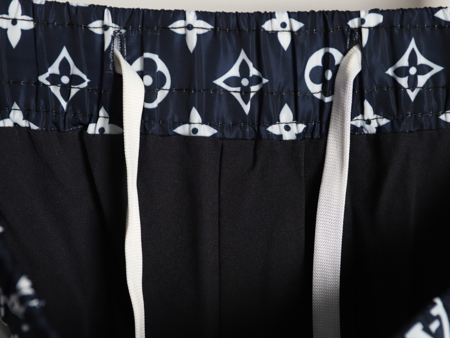 l0*is V*t0n pants suit
