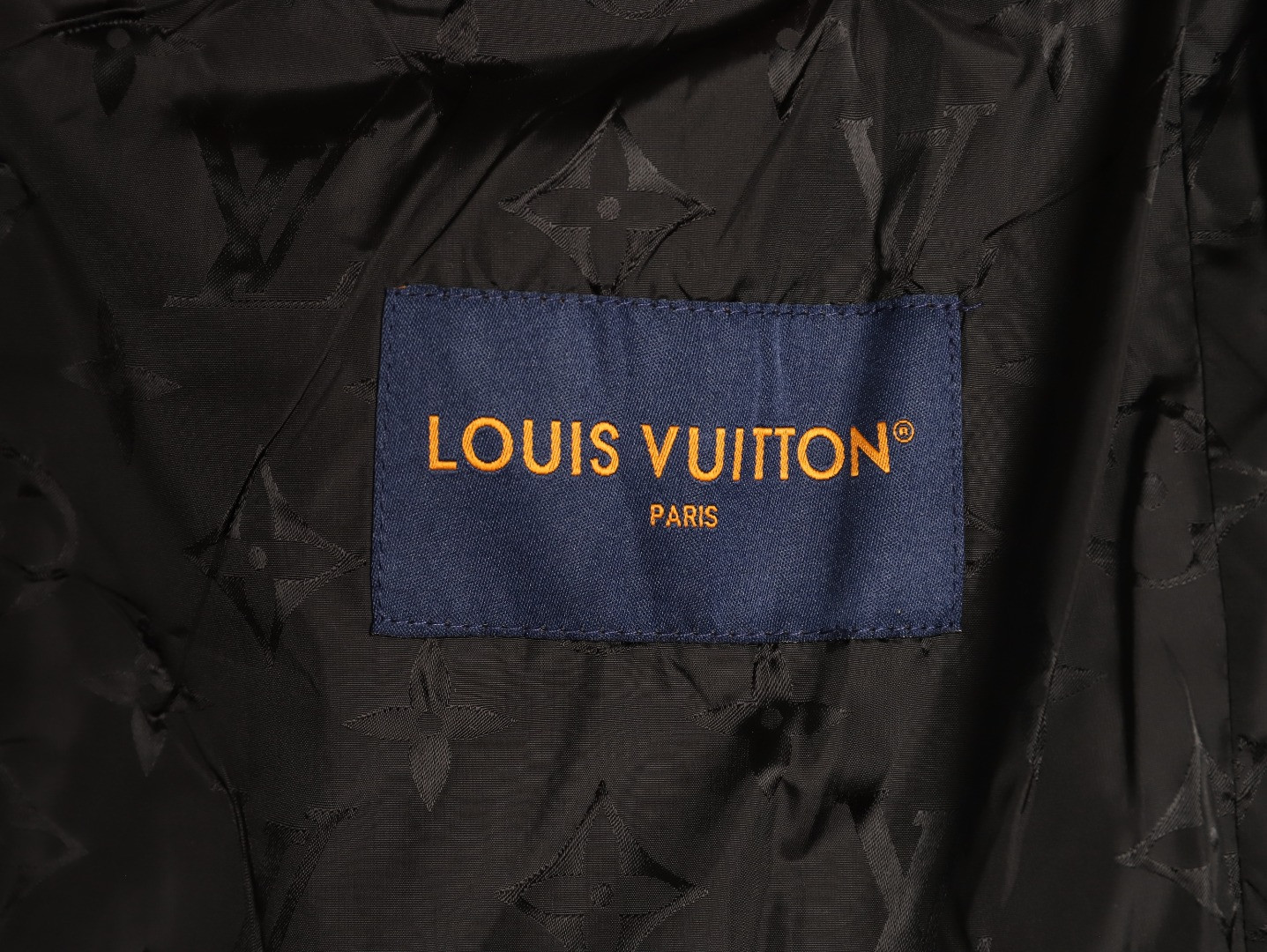 l0*is V*t0n lv jacket