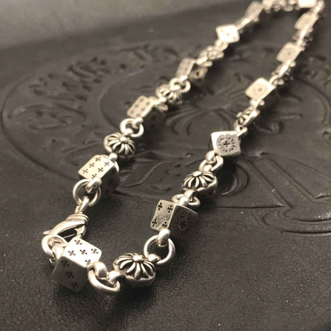 Ch**me He**ts dice necklace