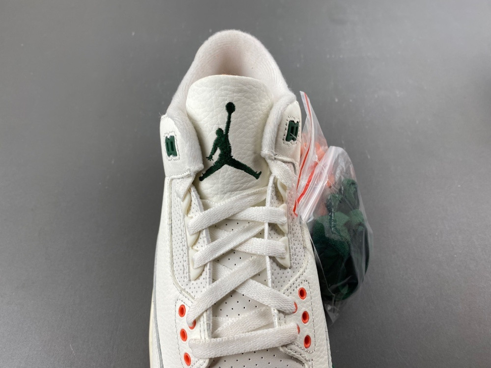 UA AIR Jordan 3 Retro SP