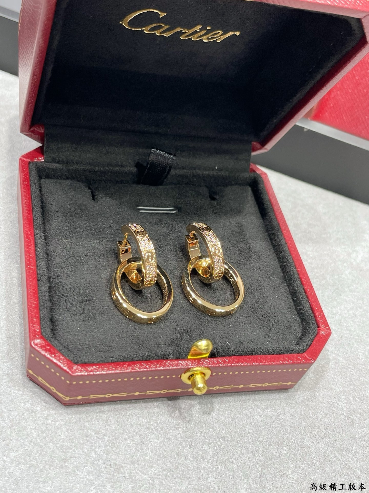 ca*t*er double ring with Di*m*nd earrings