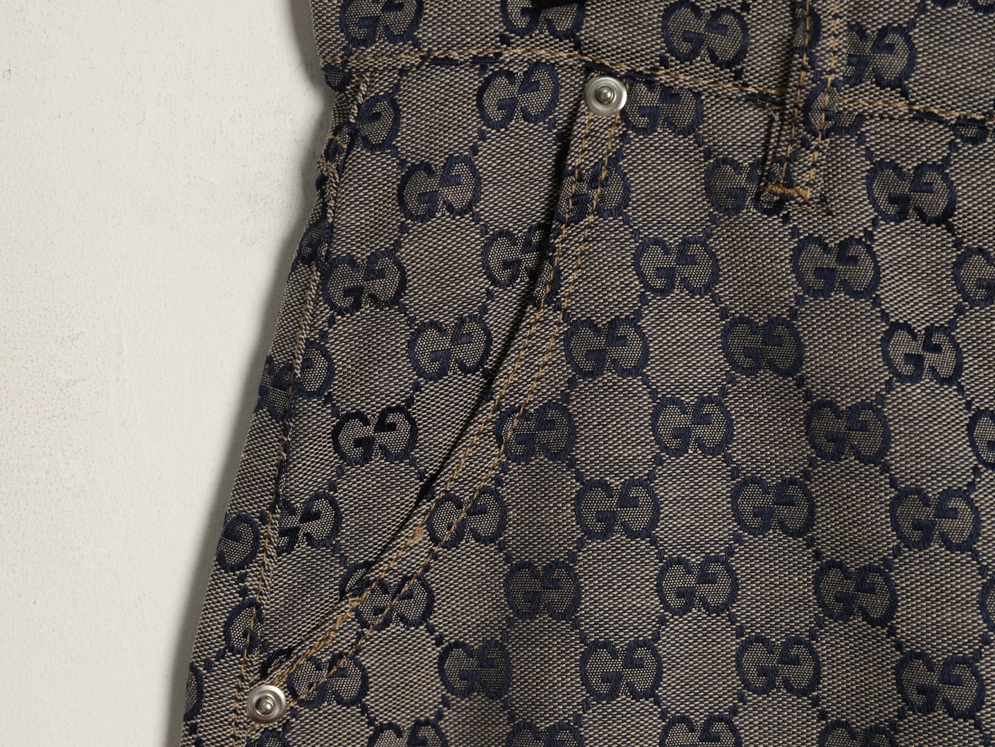 G*u*i 26ss shorts suit