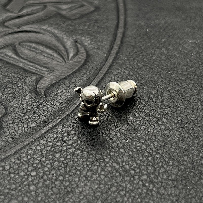 Ch**me He**ts skull earrings