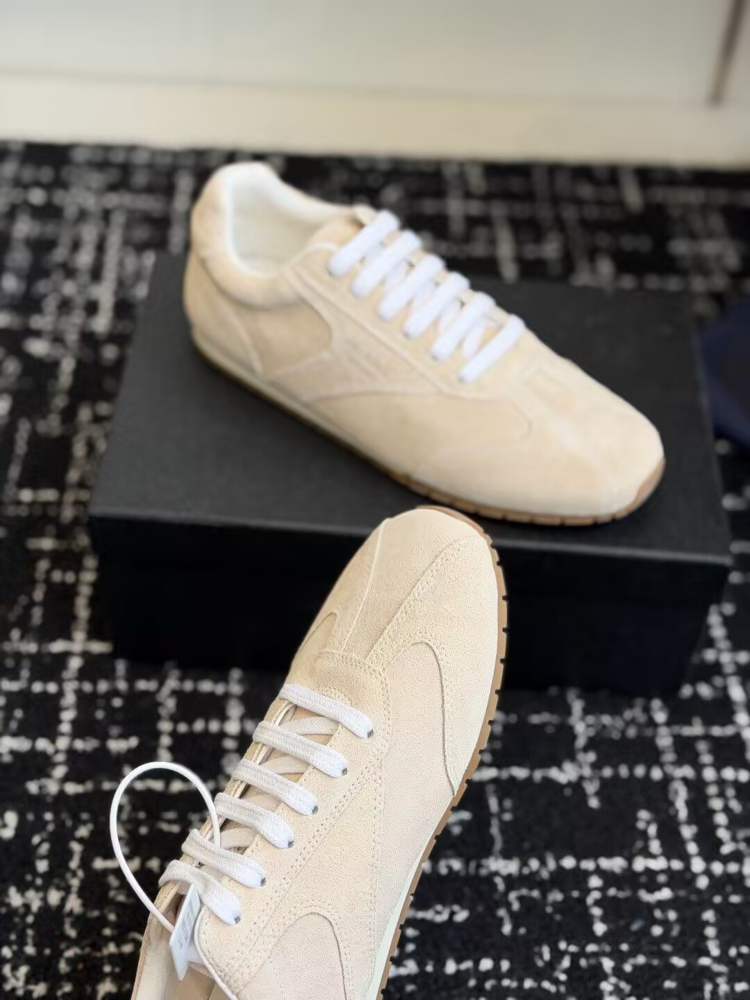 ua Pra*a sneakers