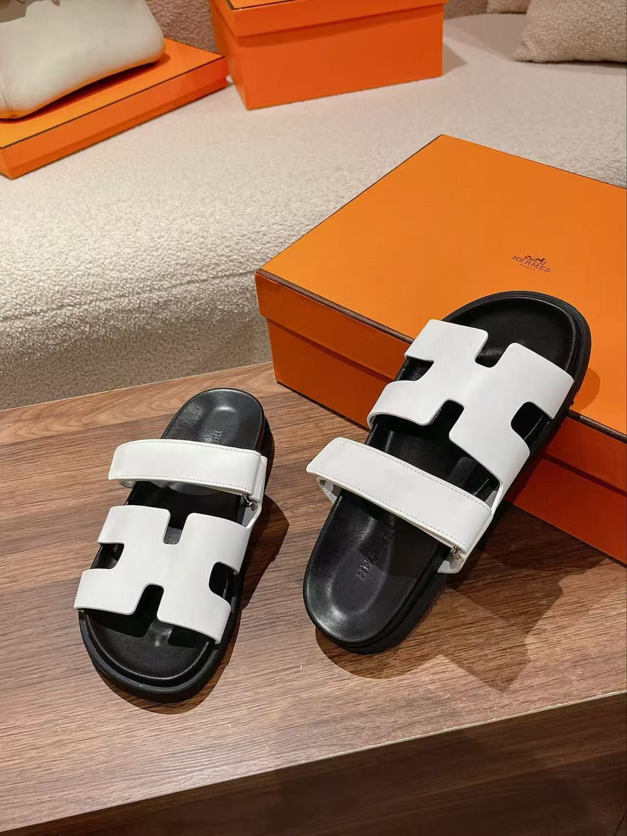 UA Hermès Chypre Sandal