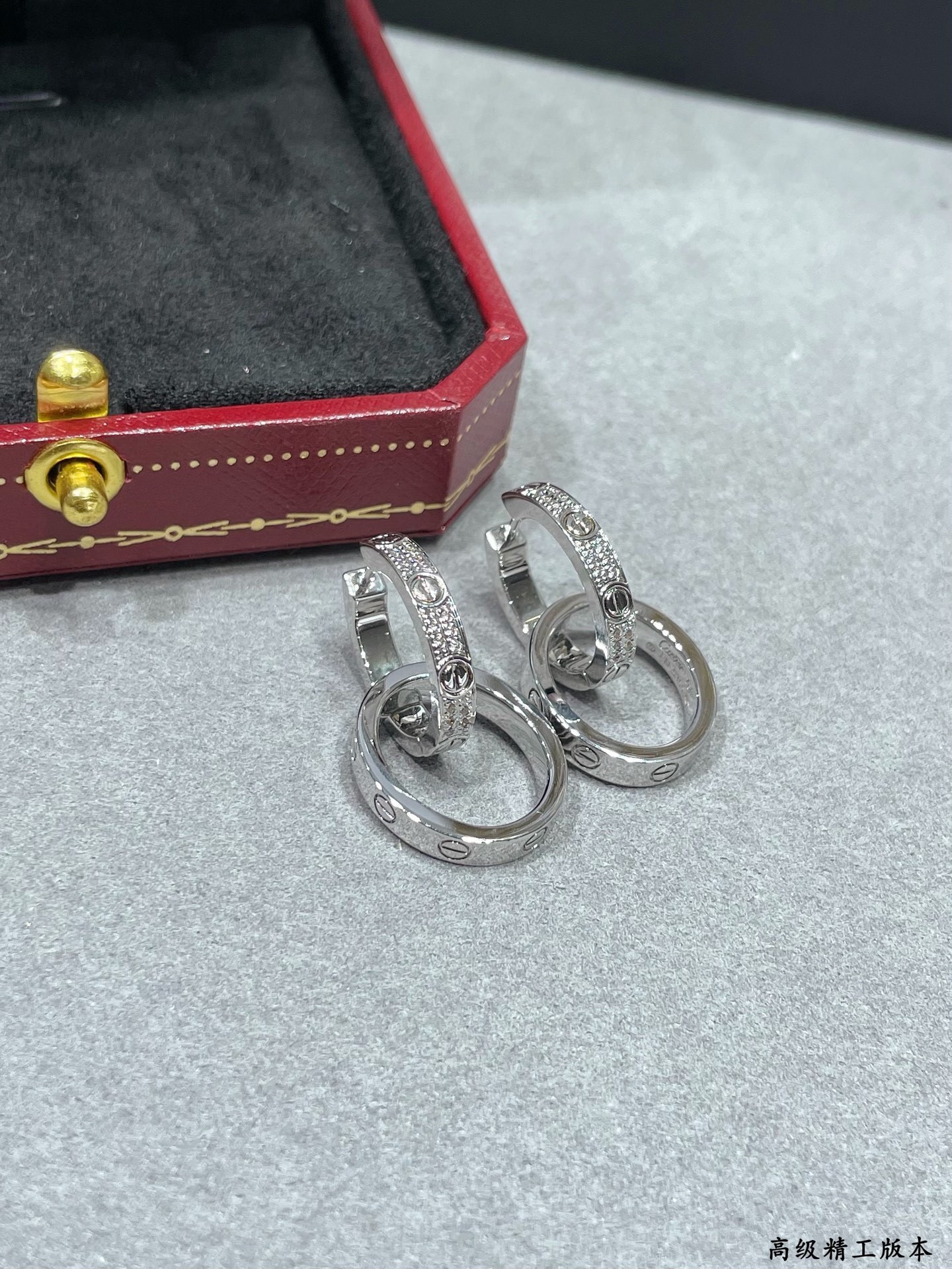 ca*t*er double ring with Di*m*nd earrings