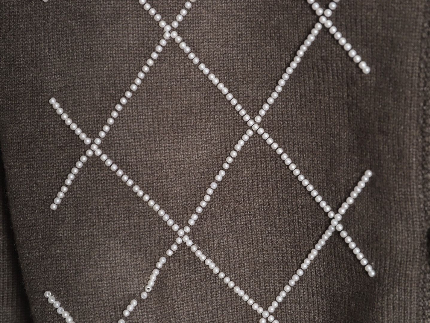l0*is V*t0n lv knitting cardigan