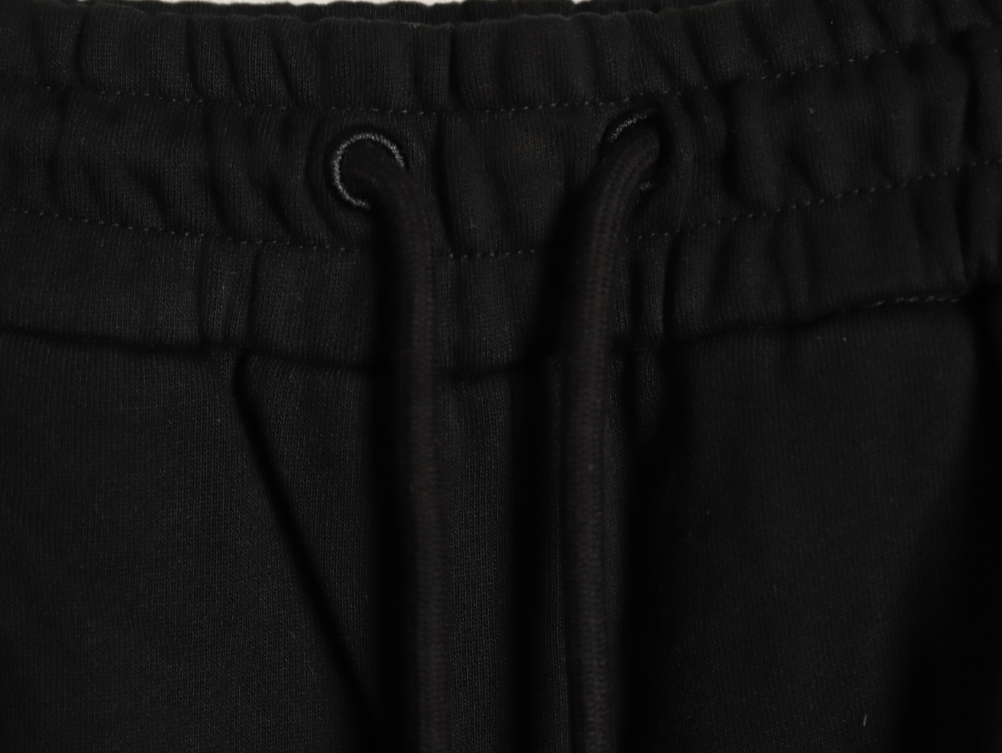 G*u*i shorts black