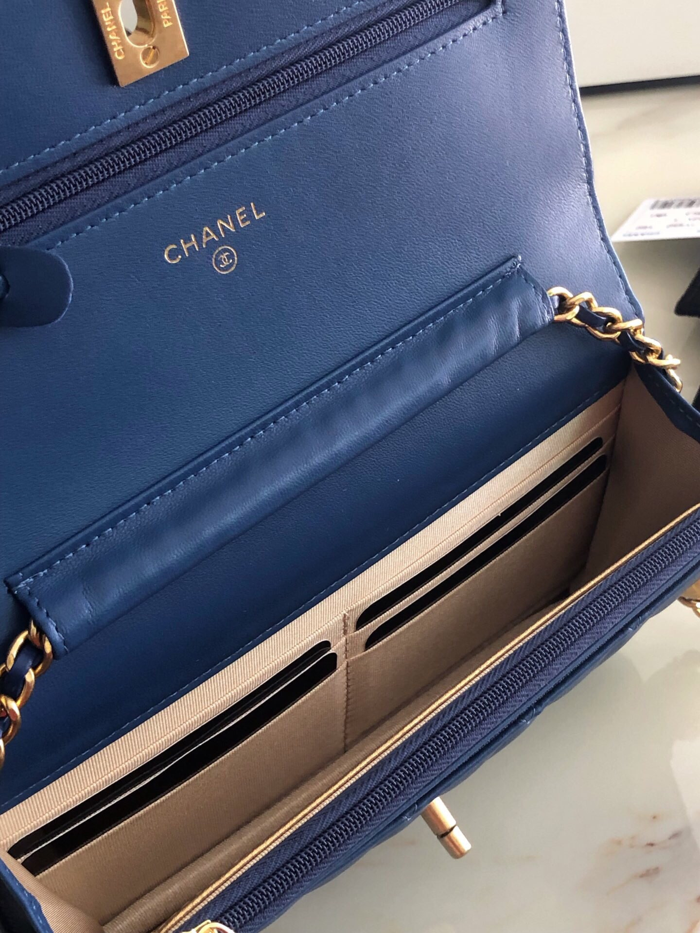 Ch*el woc wallet on chain 19cm