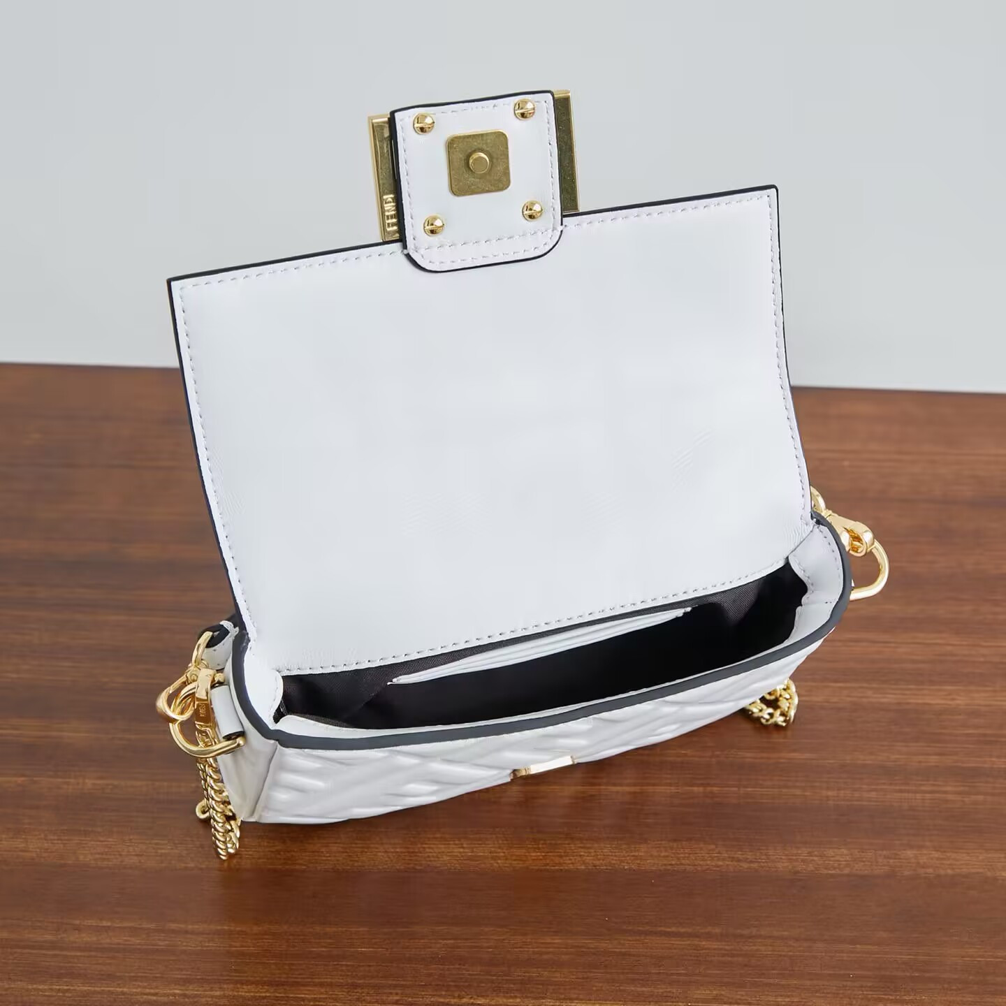 F**di baguette mini bag 19x4x10cm