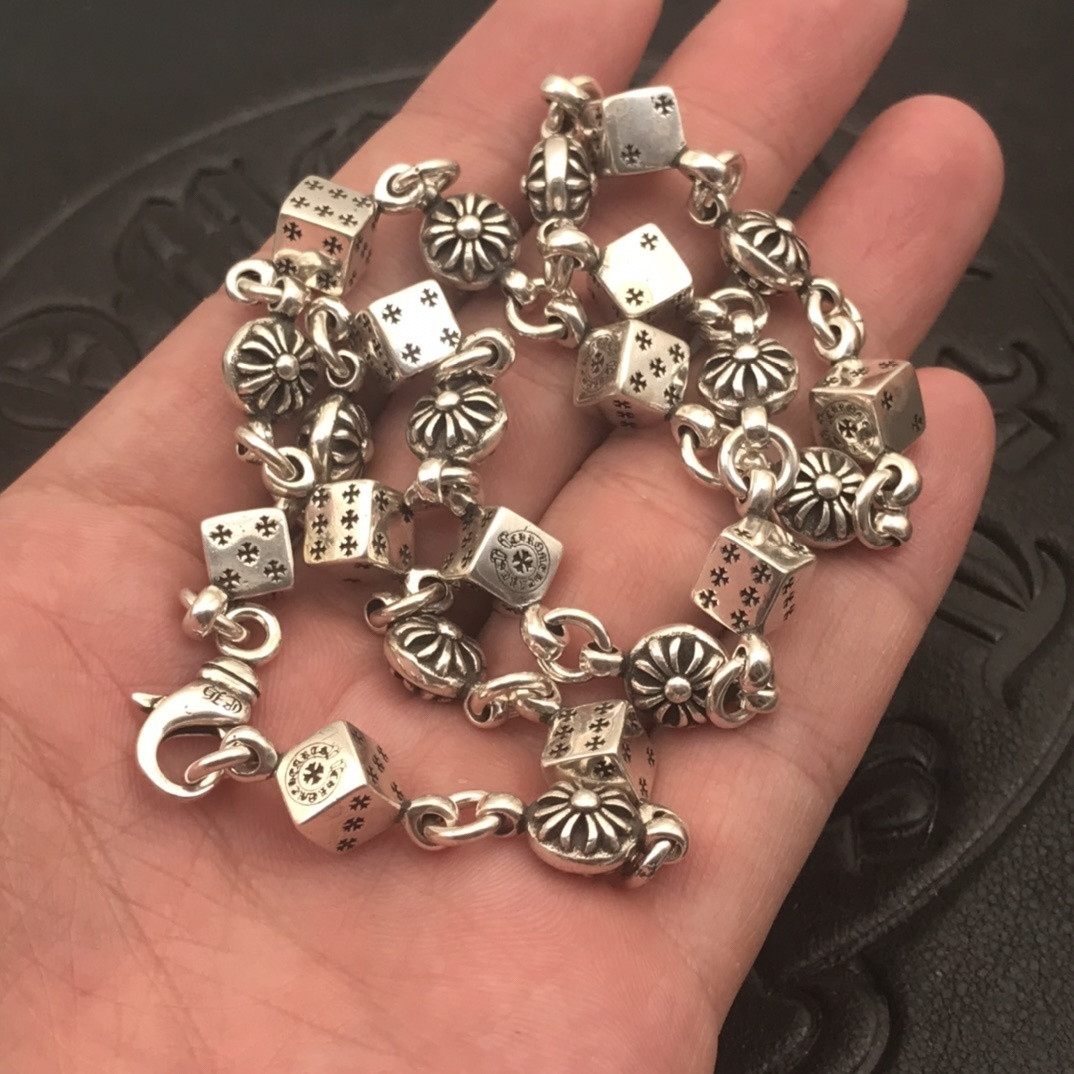 Ch**me He**ts dice necklace