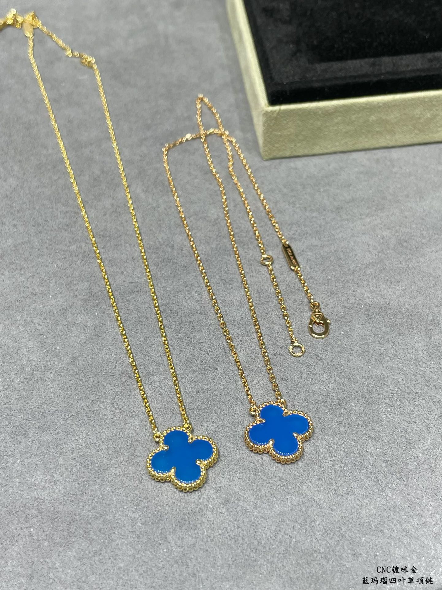 V*N CL*F & arpels medium four-leaf clover necklace diameter approx 1.5cm,chain length approx 40+5cm