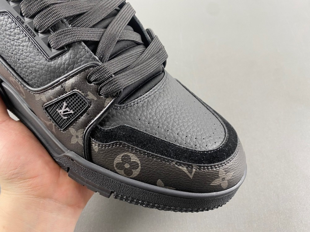 UA LV trainer Sneakers