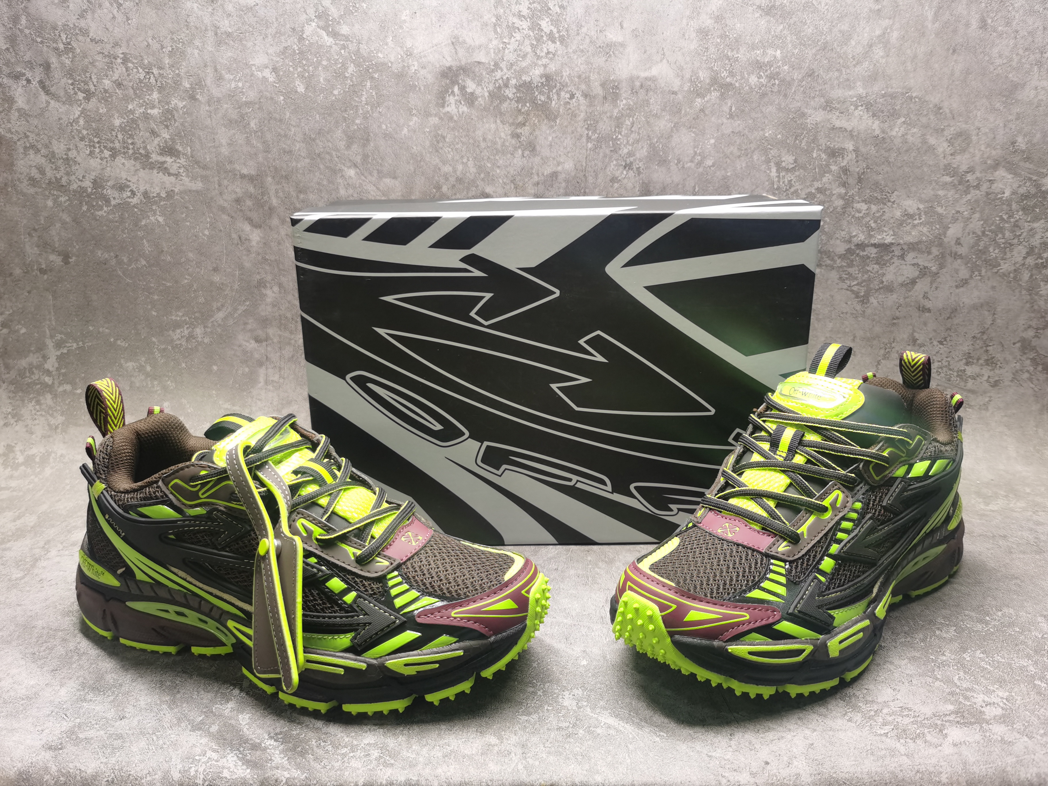 UA Off-White "BE RIGHT BACK"