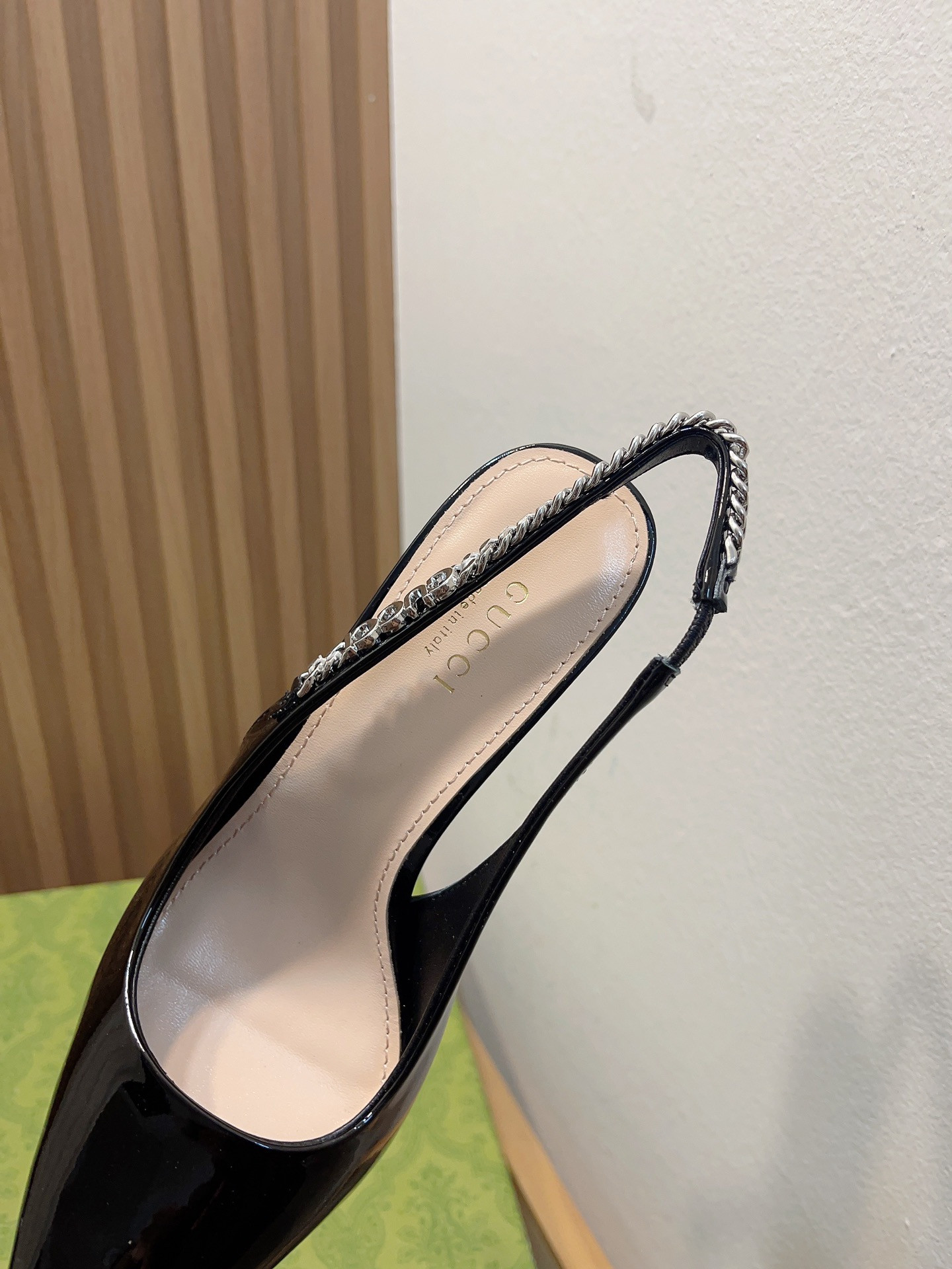 G*u*i signoria slingback pump high