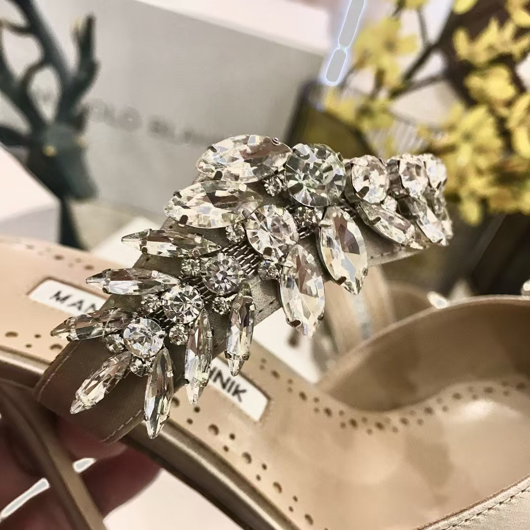 UA MANOLO BLAHNIK Shoes