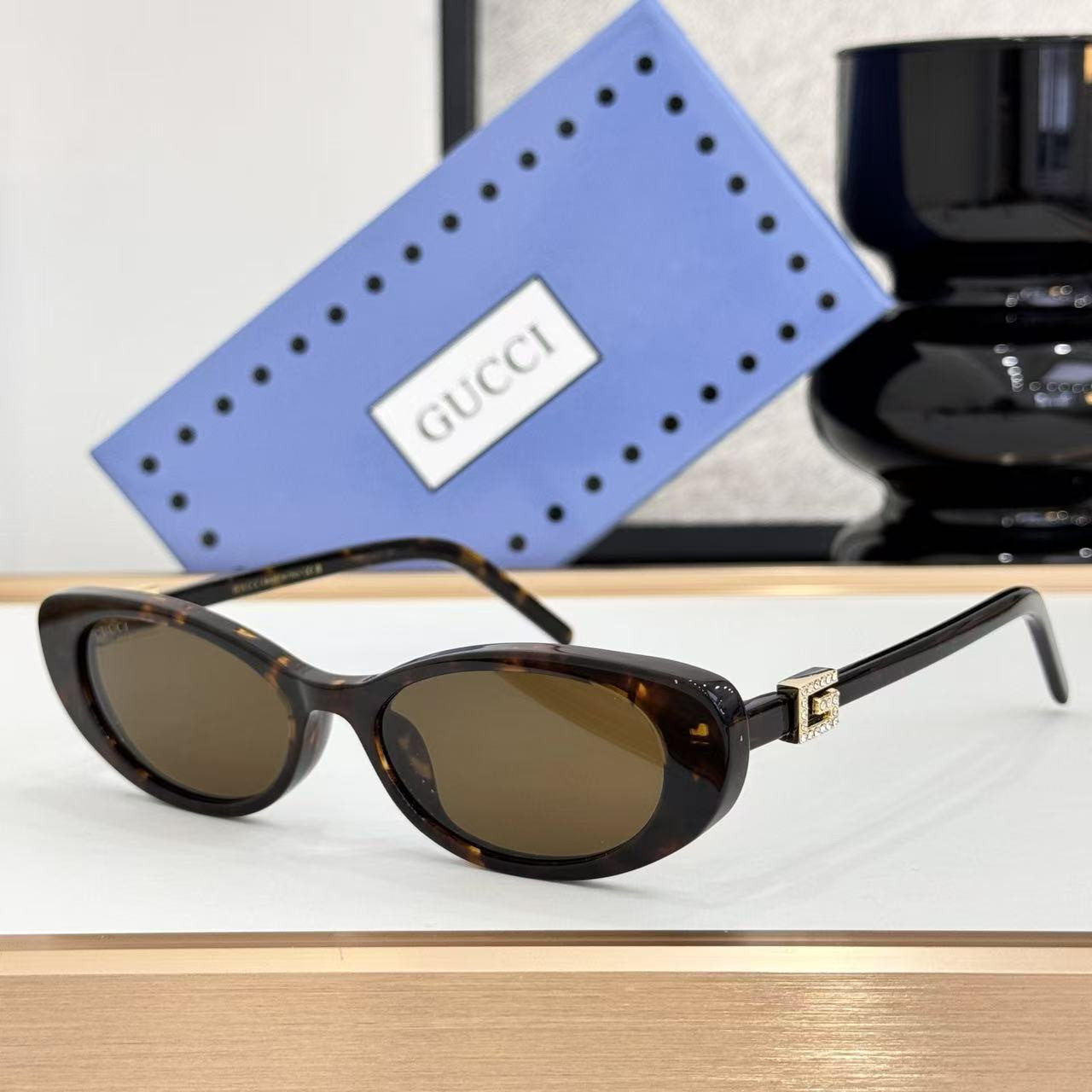 G*u*i glasses gg1680s 52-17-140