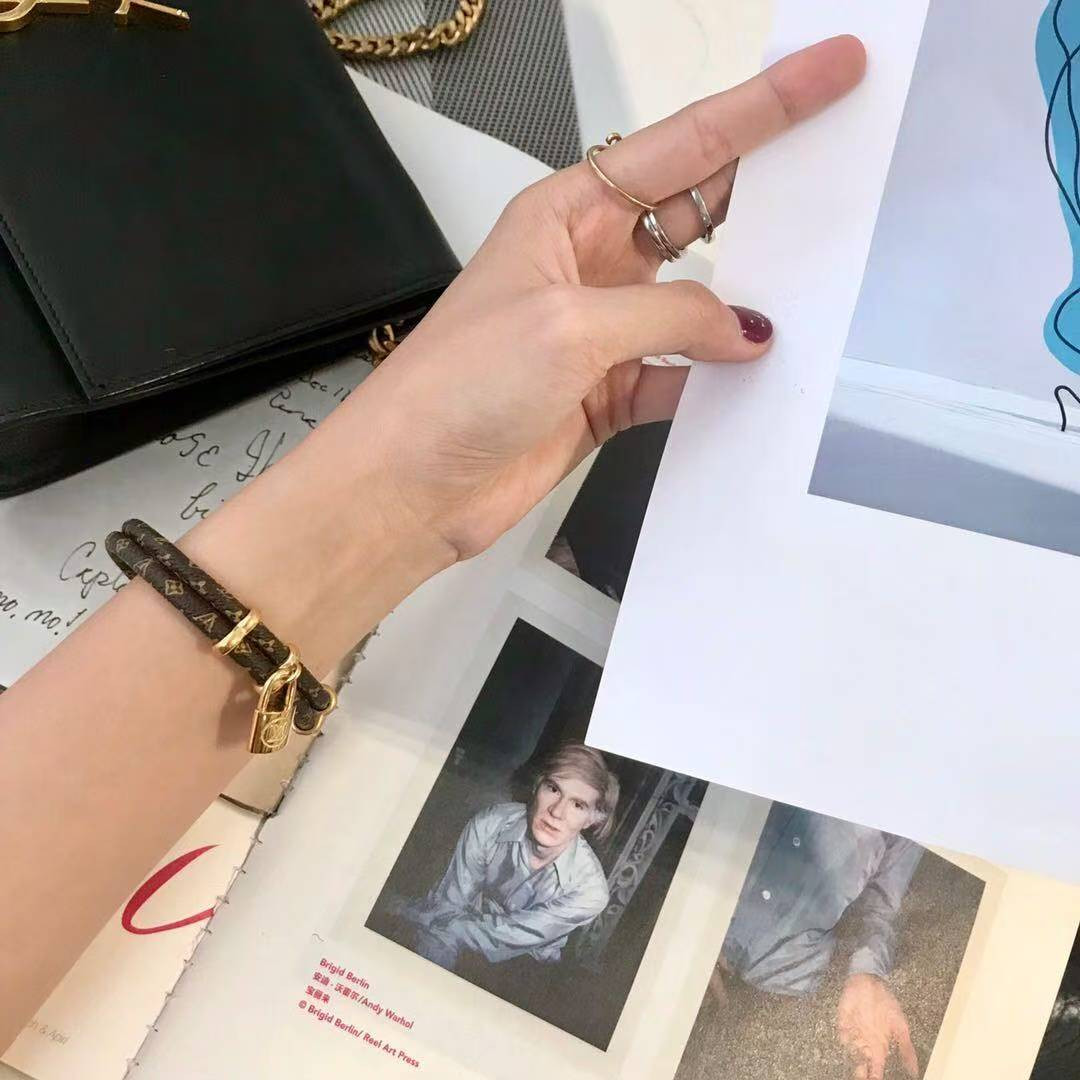 l0*is V*t0n keep it twice bracelet approximately 17cm