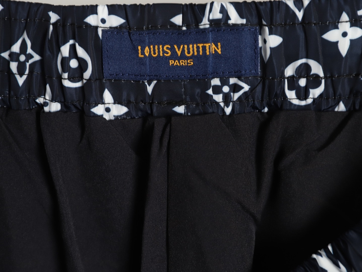 l0*is V*t0n pants suit