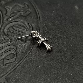 Ch**me He**ts cross earrings