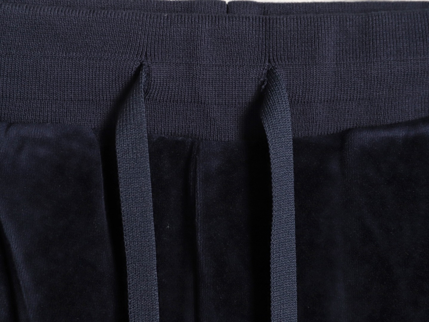 l0*is V*t0n lv pants suit
