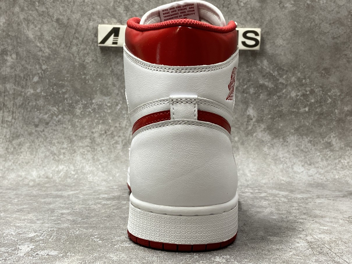 Air Jordan 1 Retro High Metallic Red