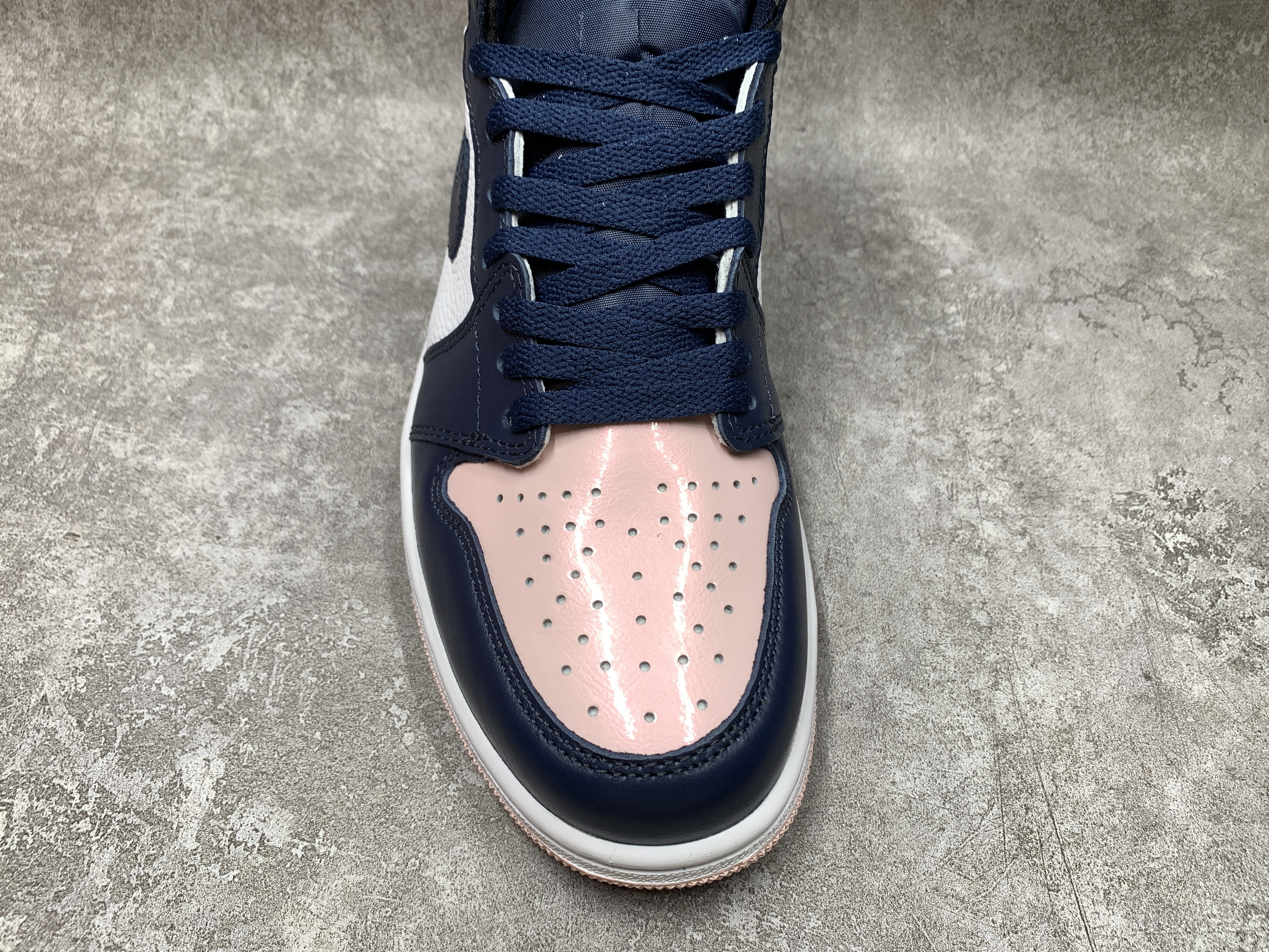 Air Jordan 1 Retro High OG SE Bubble Gum Atmosphere