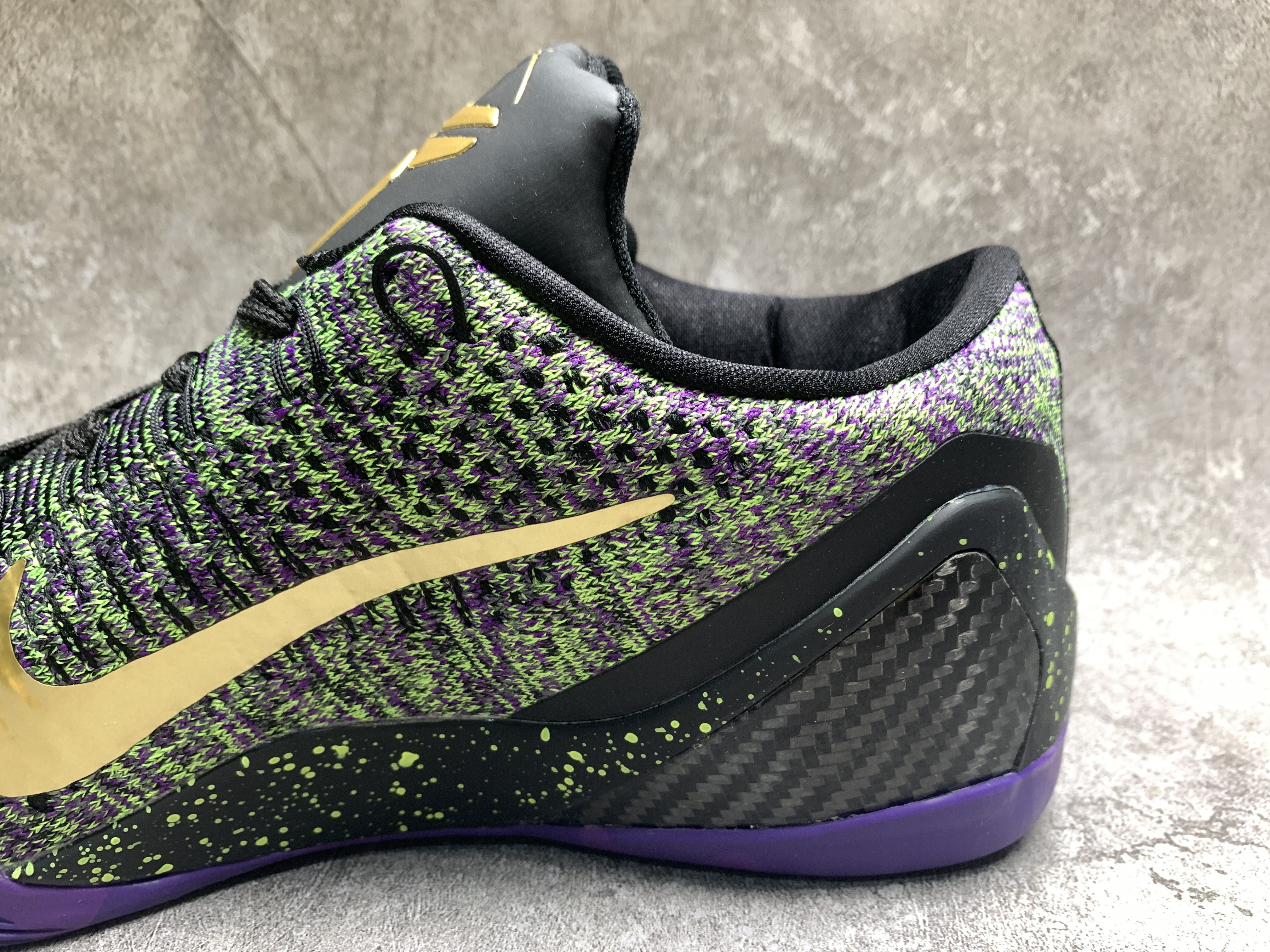 Nike Kobe 9 Low Mamba Moment
