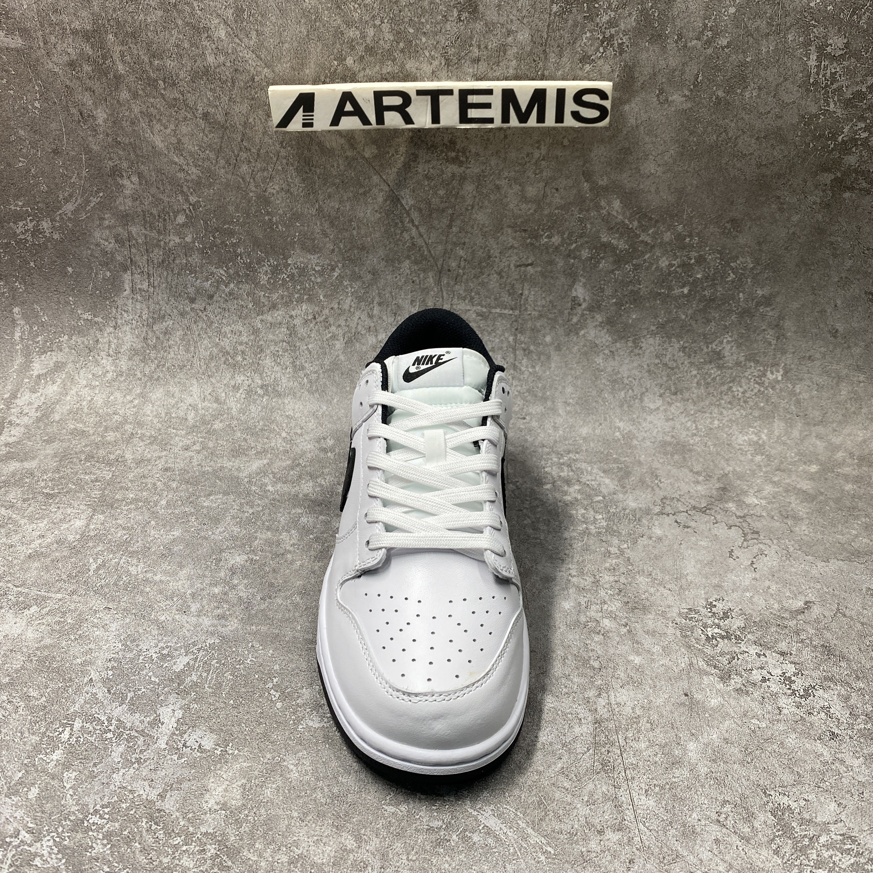 nike dunk low surF**es in clean white and black