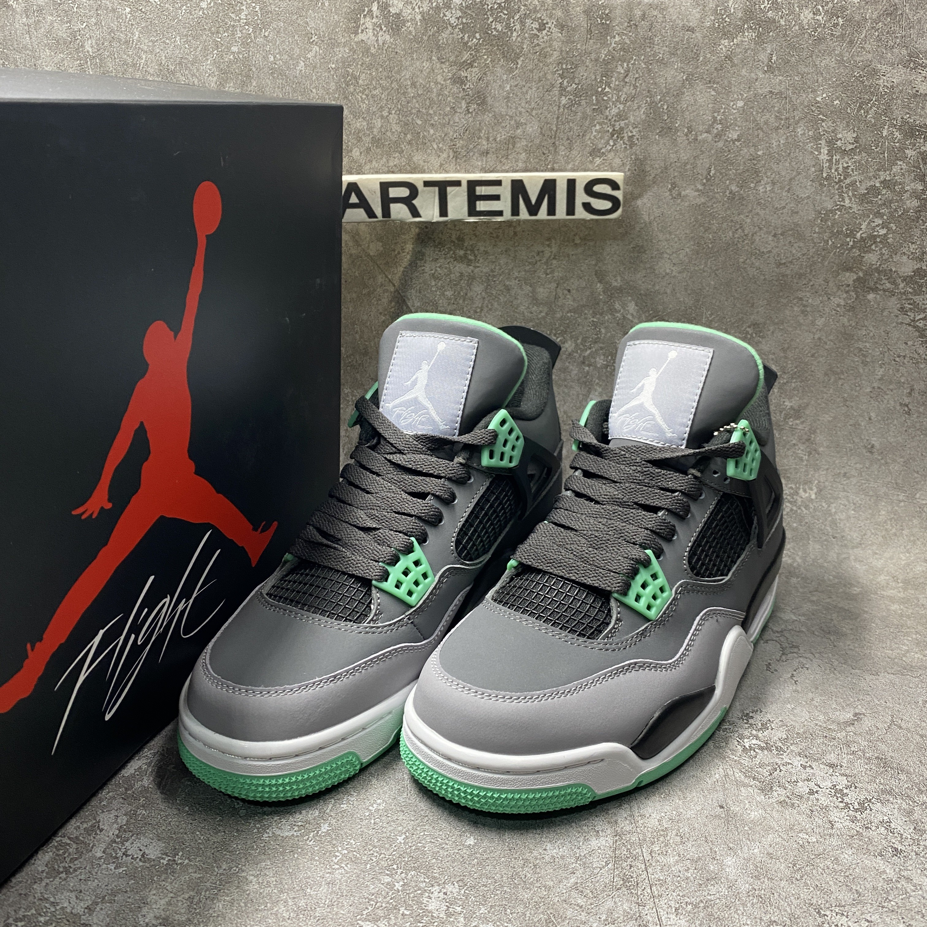 Air Jordan 4 Retro Green Glow