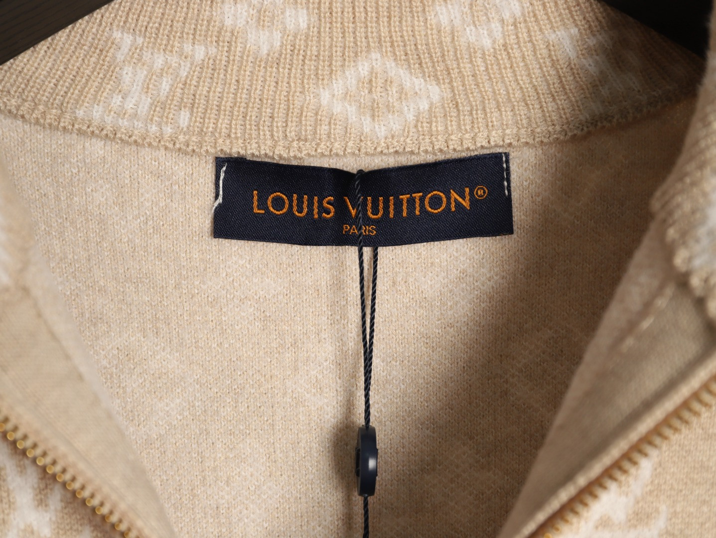 l0*is V*t0n 26ss sweaters