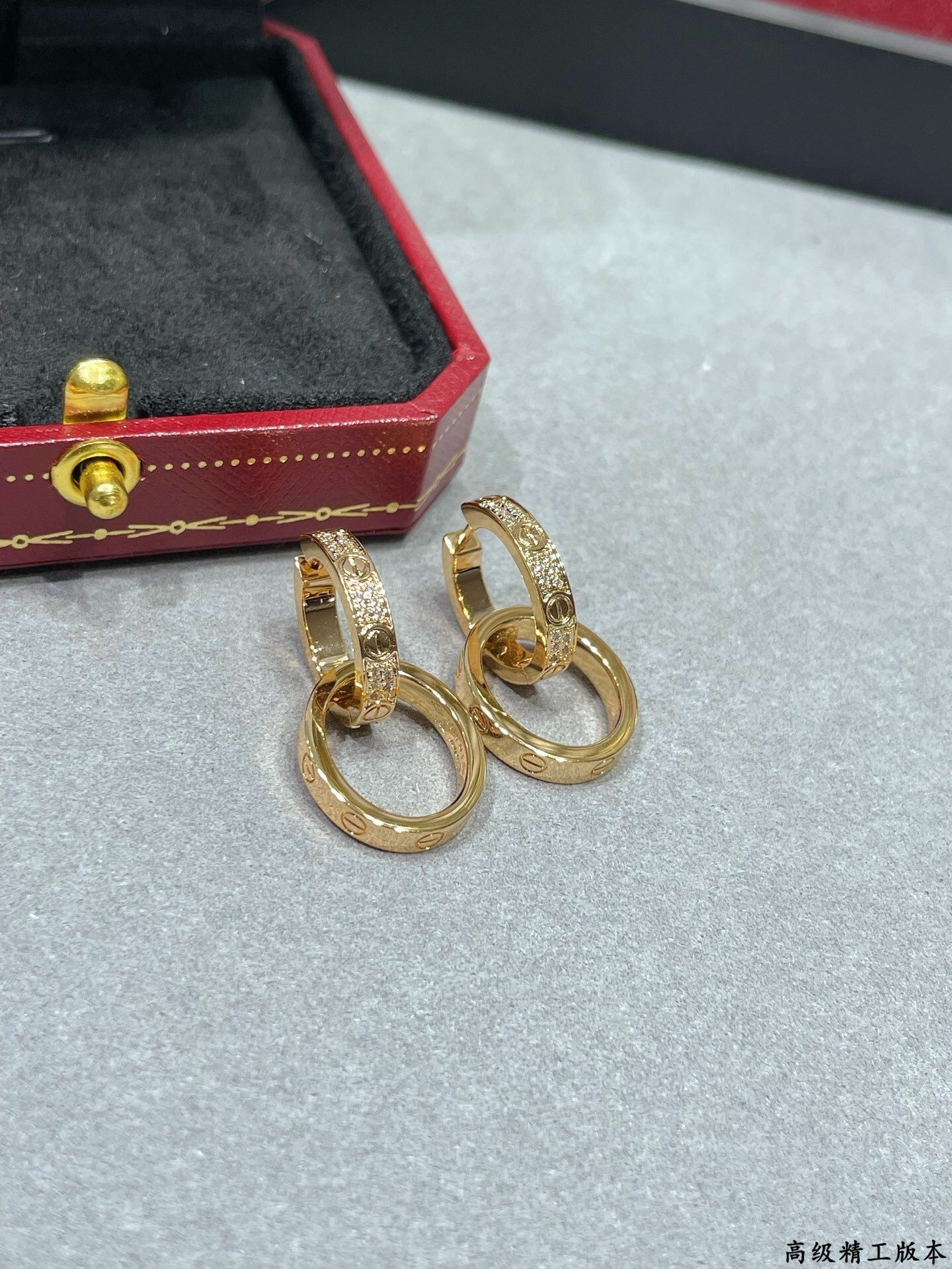 ca*t*er double ring with Di*m*nd earrings