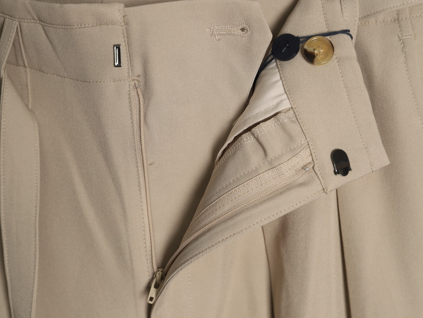 l0*is V*t0n trousers