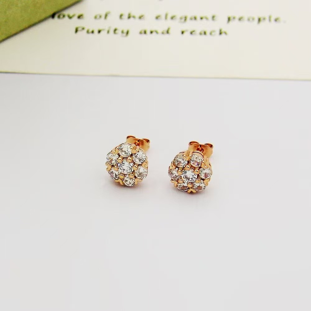V*N CL*F & arpels fleurette earrings